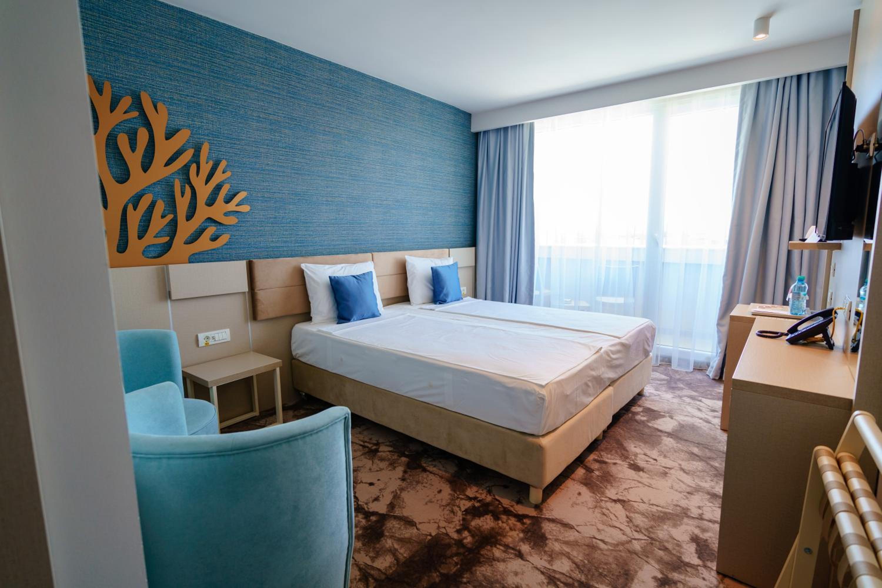 Double or Twin Room - Photo 5