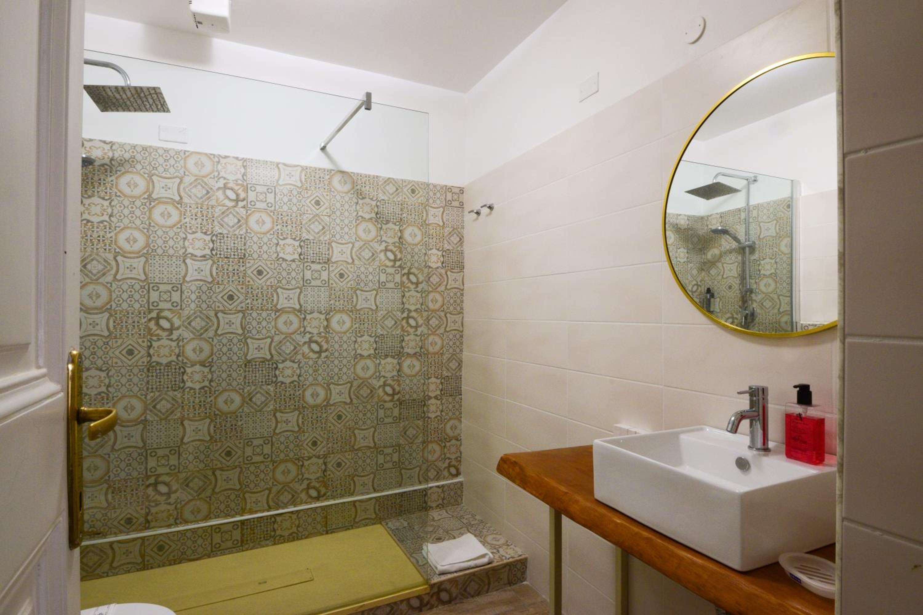 Deluxe Junior Suite photo 2
