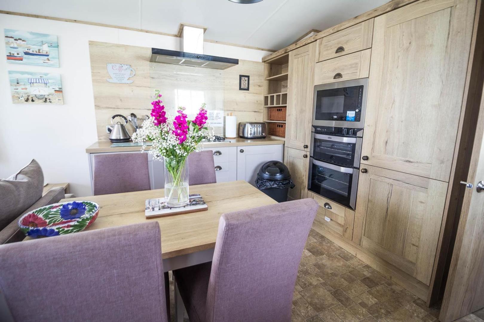 Mobile Home photo 2
