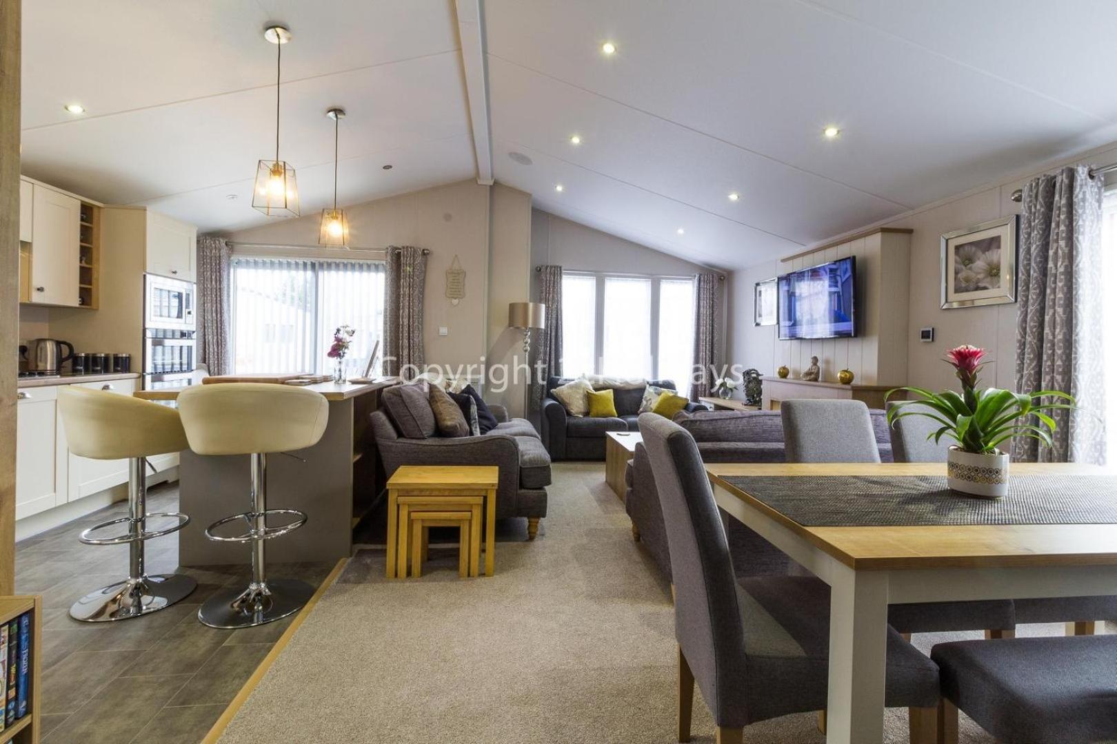 Three-Bedroom House photo 2