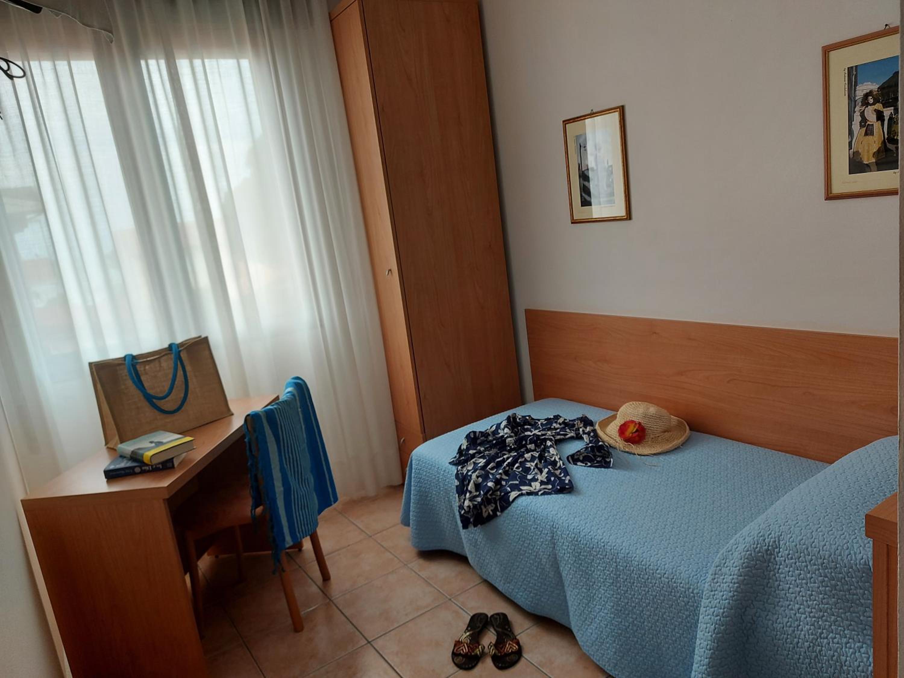 Single Room photo 2