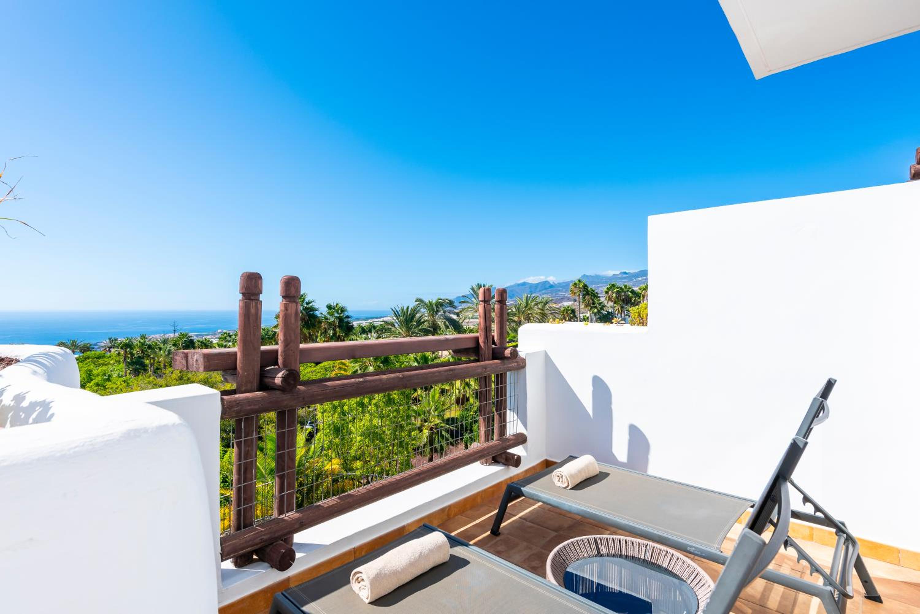 One-Bedroom Suite with Partial Sea View