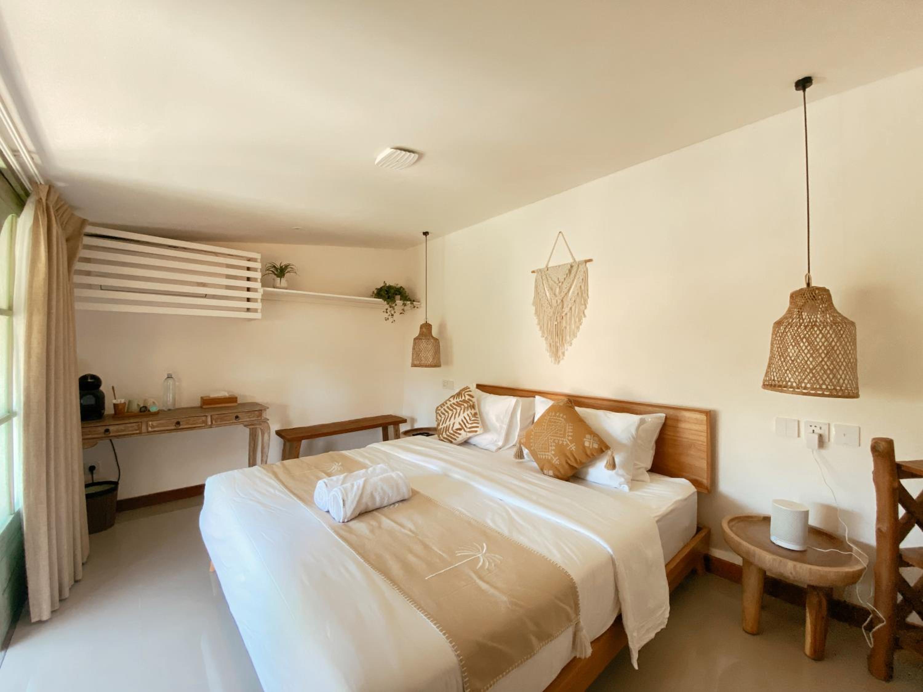 Deluxe Queen Room - Photo 1