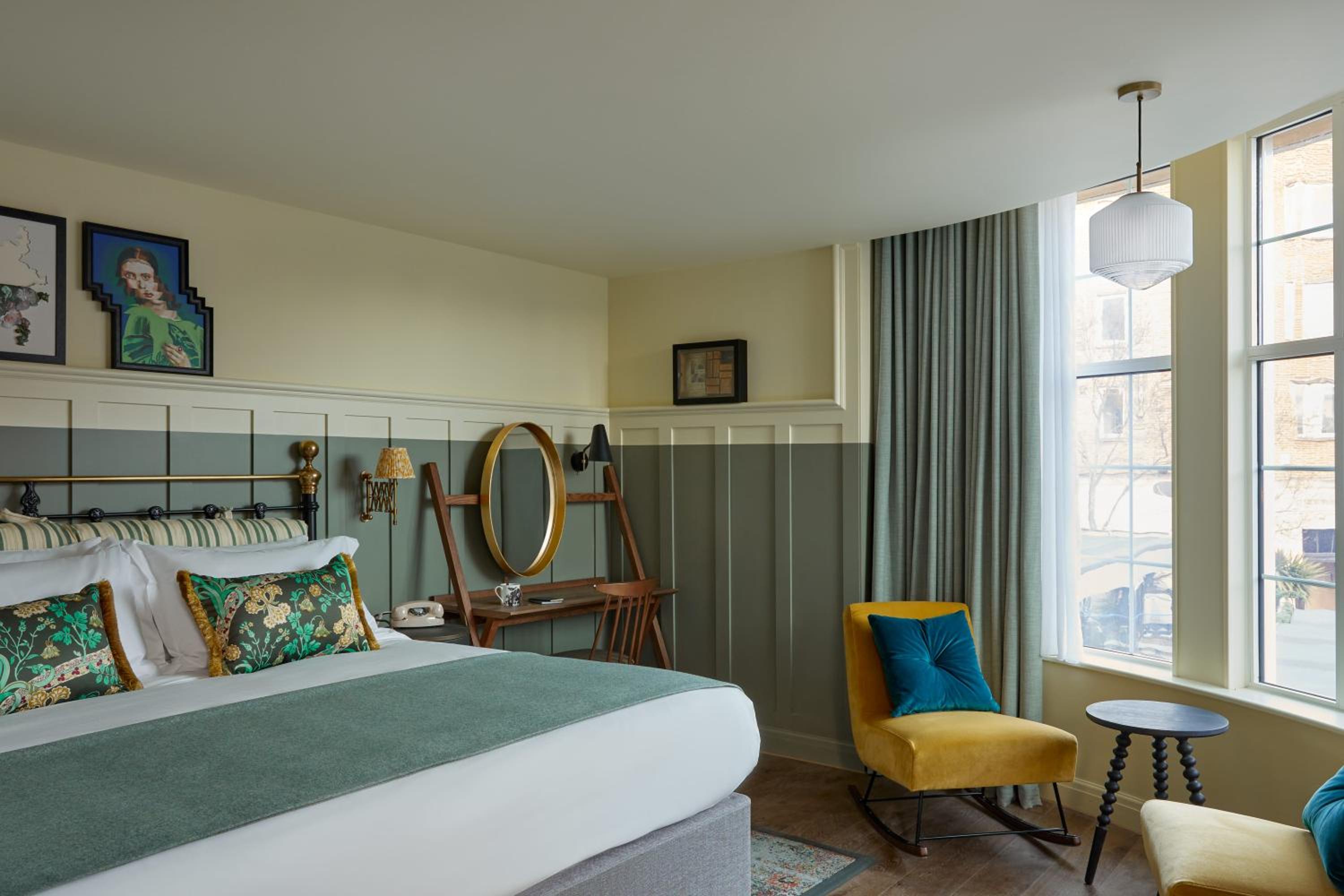Premium King Room - Photo 1