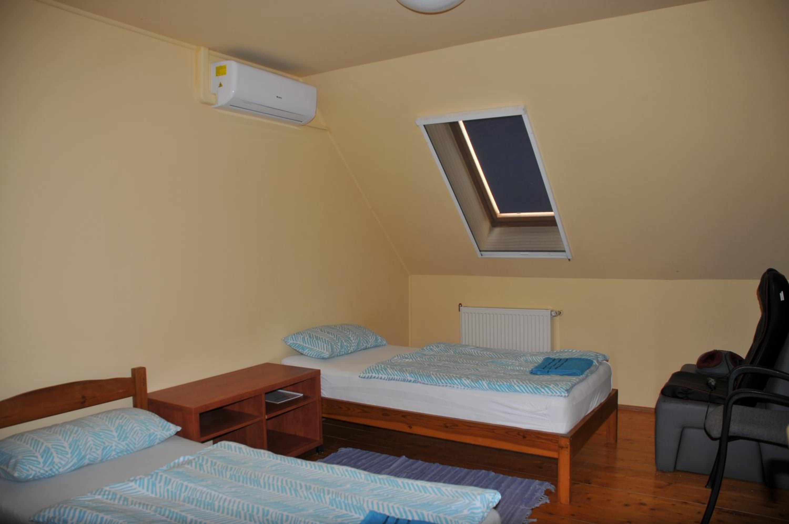 Standard Queen Room photo 3