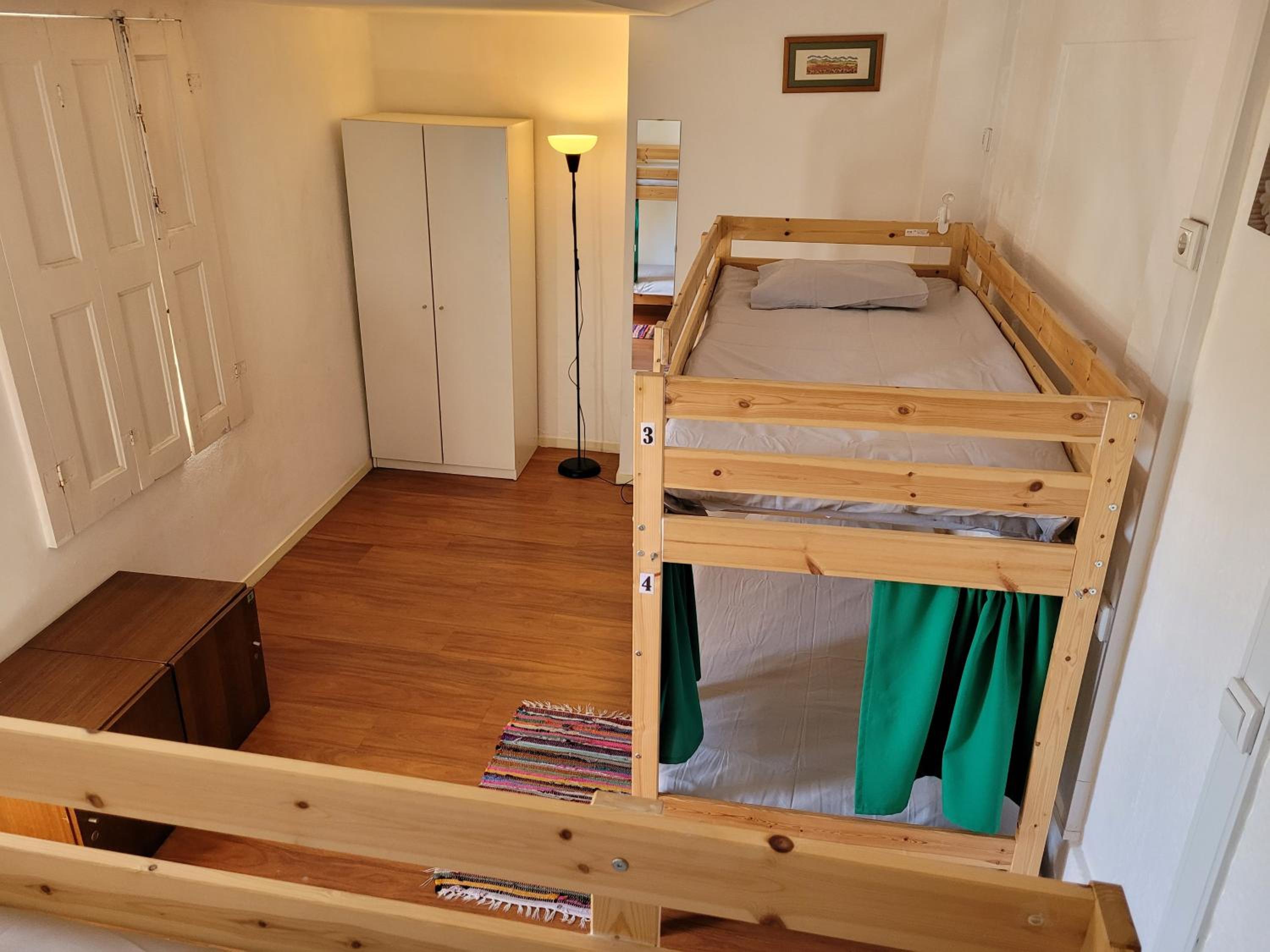 Bed in 4-Bed Female Dormitory Room photo 2