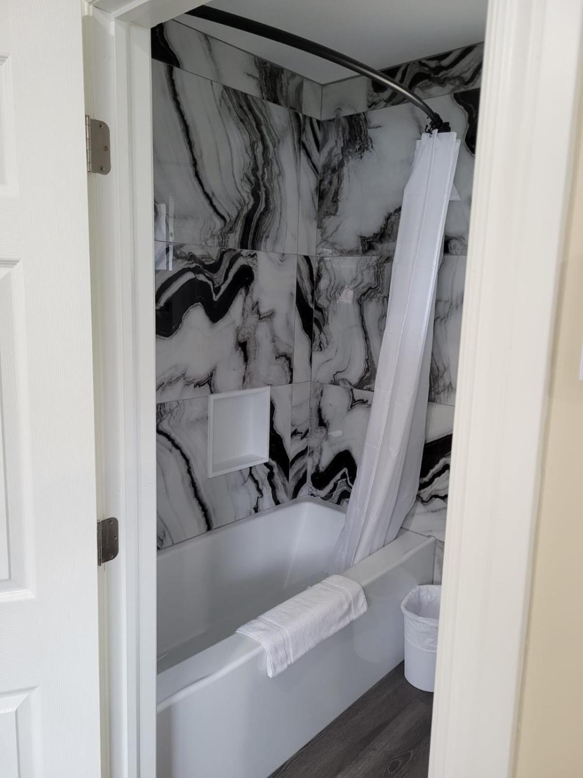 Queen Room photo 3