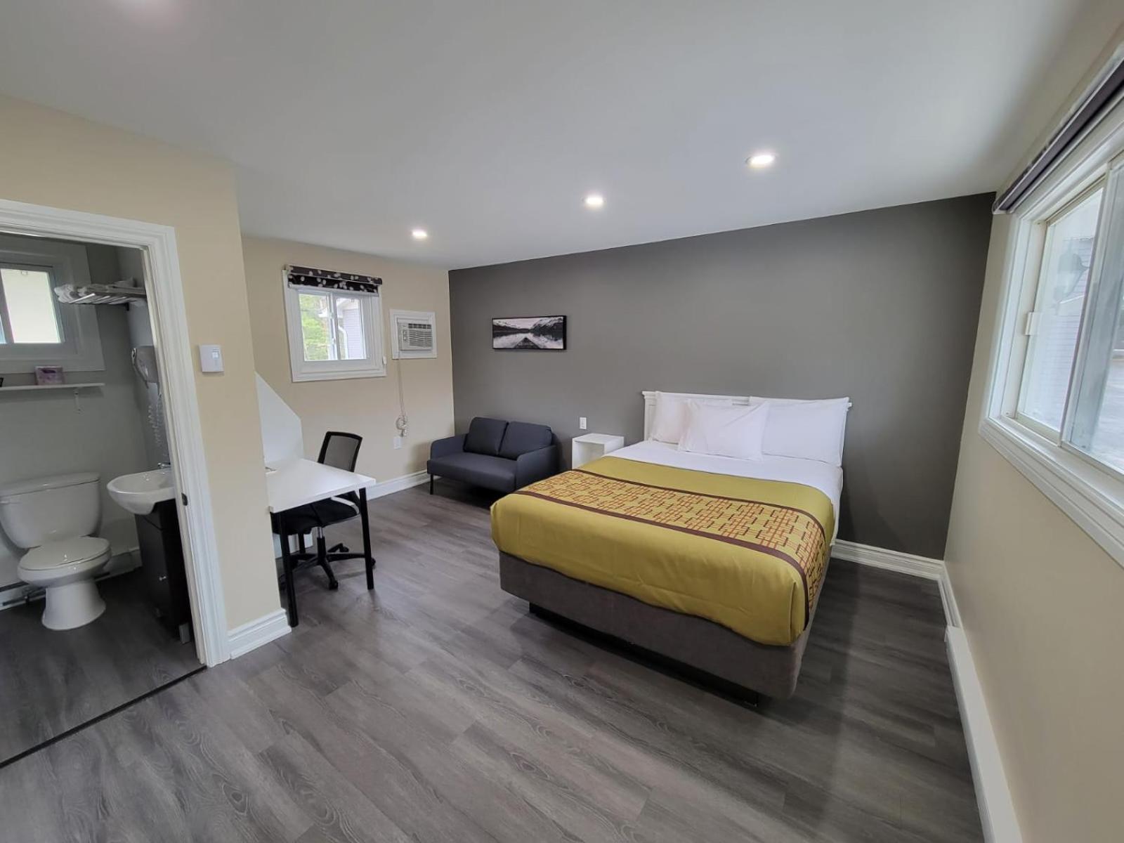 Queen Room