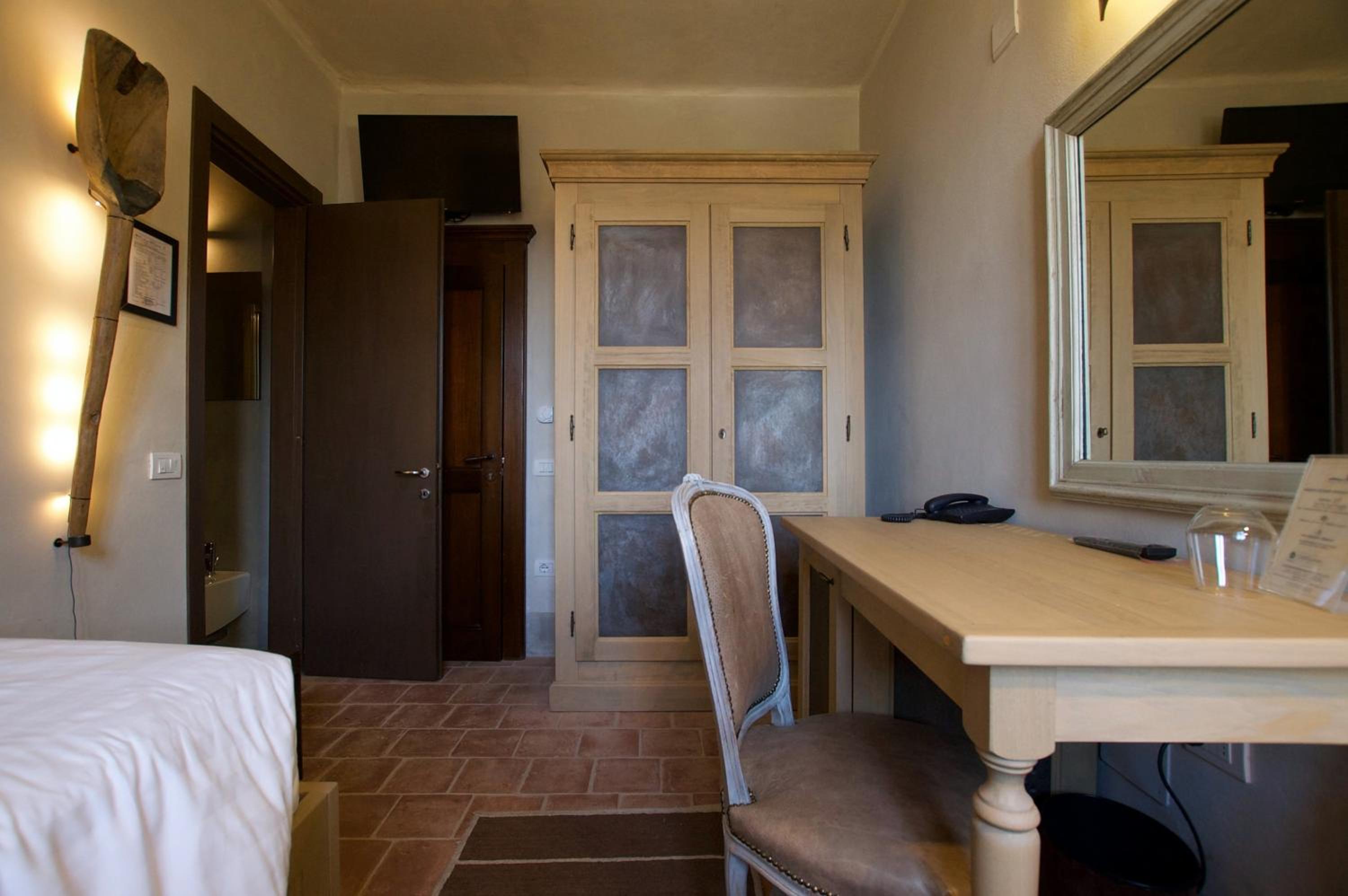 Single Room photo 2