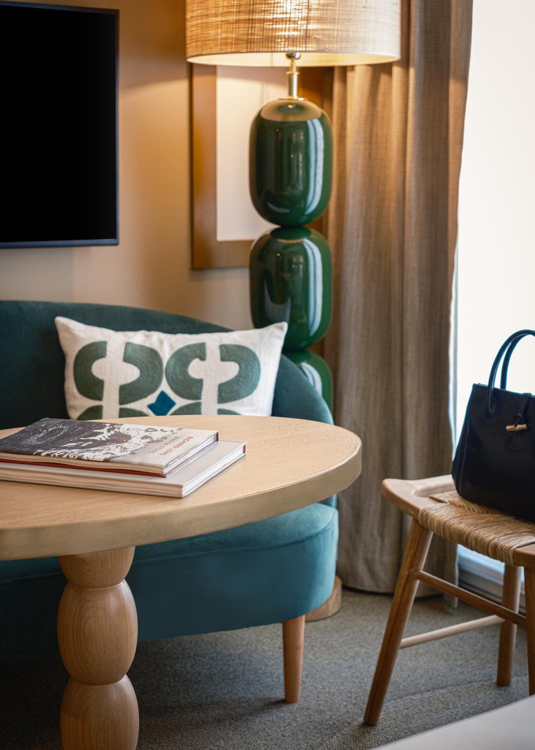 Executive Double Room thumbnail 5