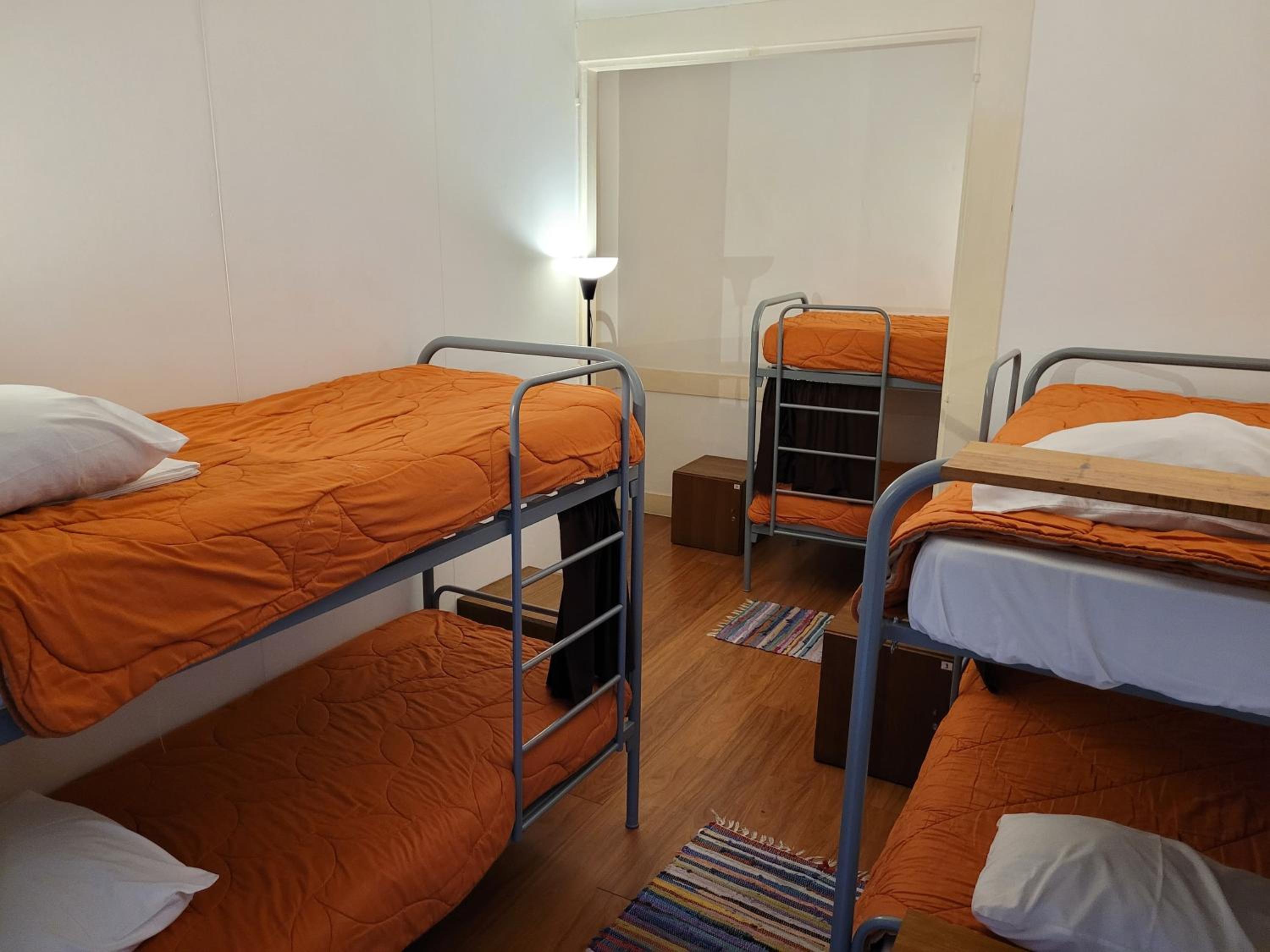 Bed in 6-Bed Mixed Dormitory Room photo 2