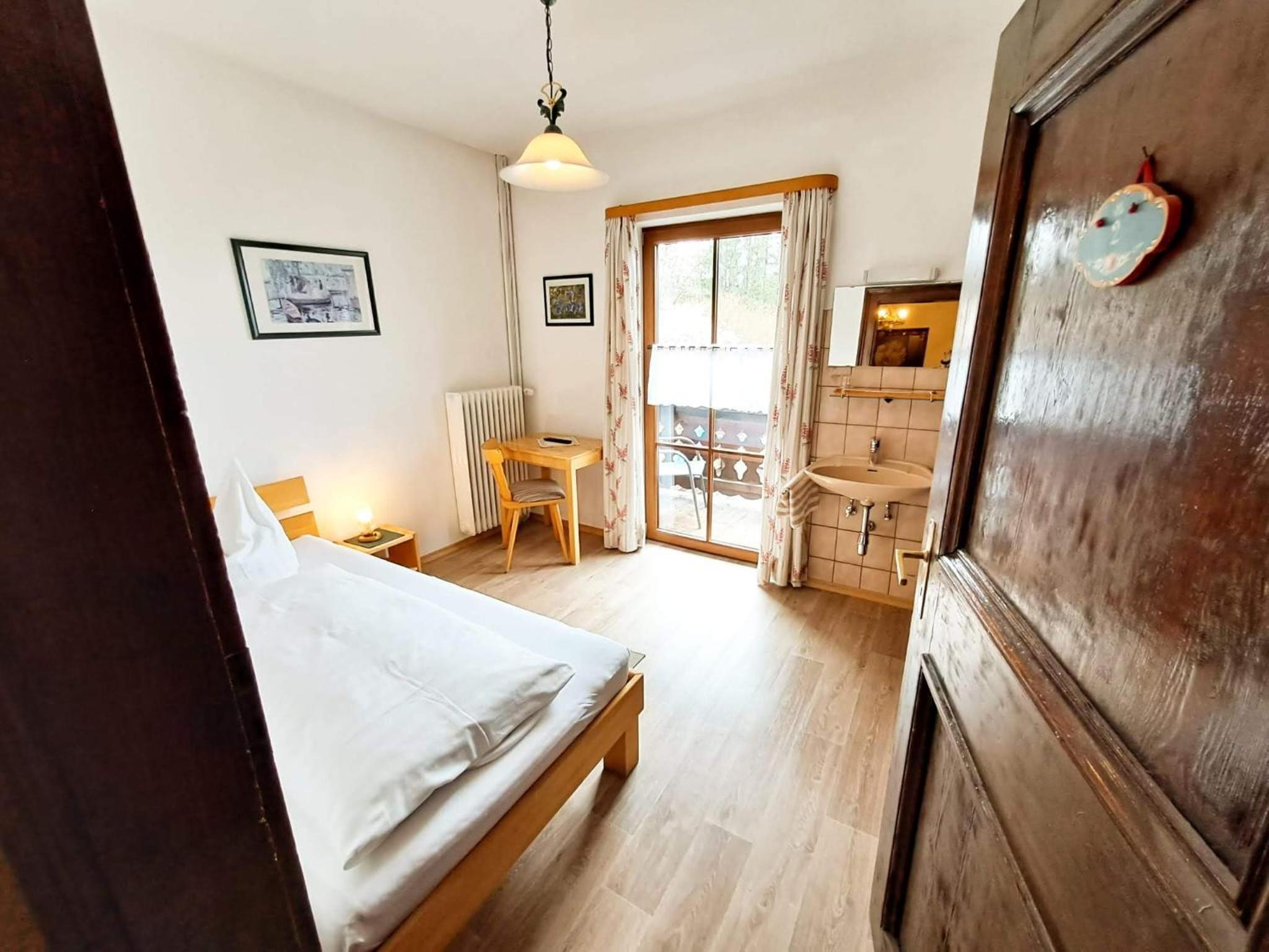 Single Room with Balcony photo 2