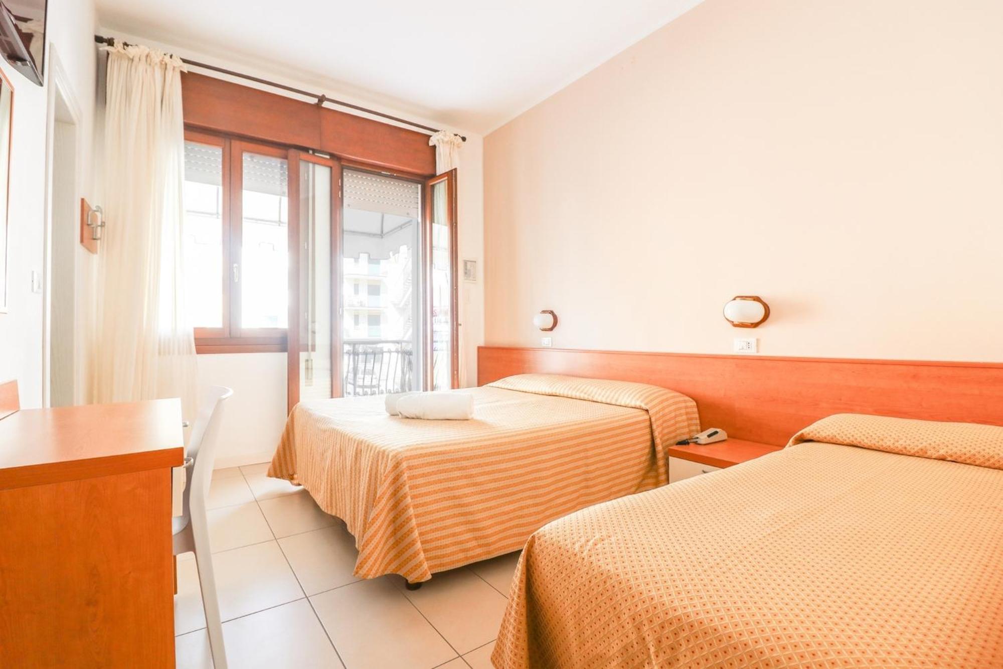 Triple Room with Pool View photo 1