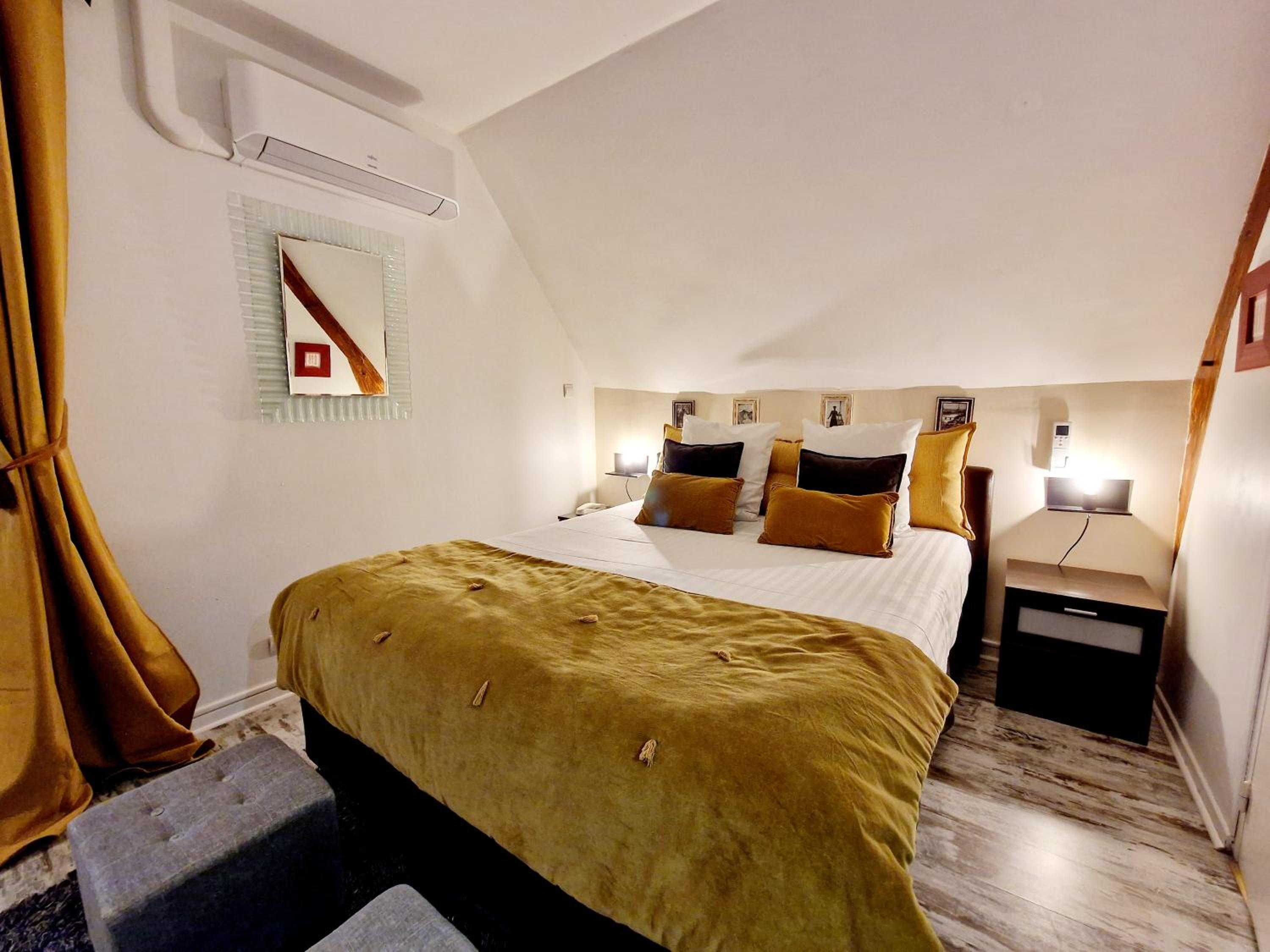 Standard Double Room - Photo 3