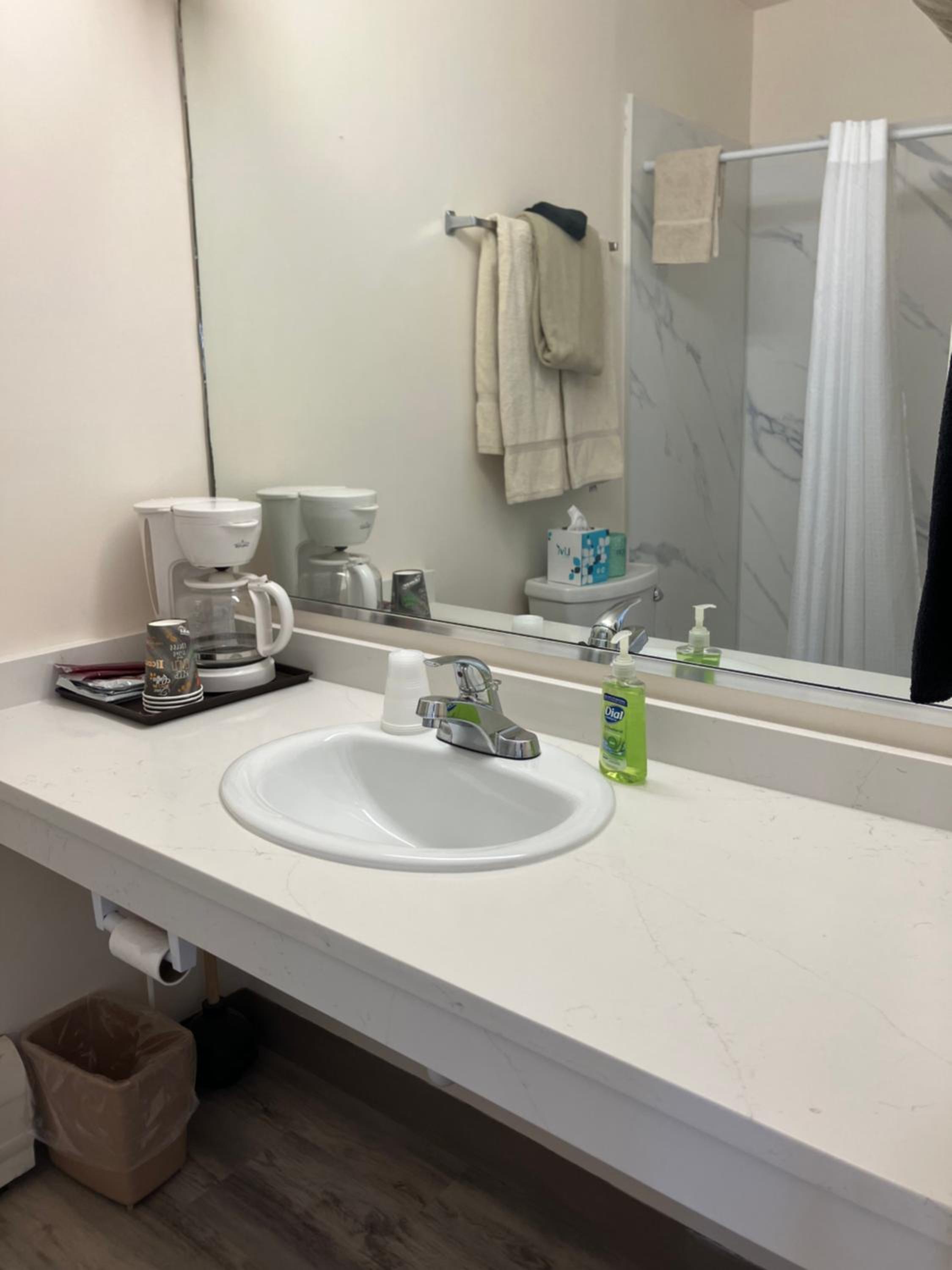 Standard King Room photo 2