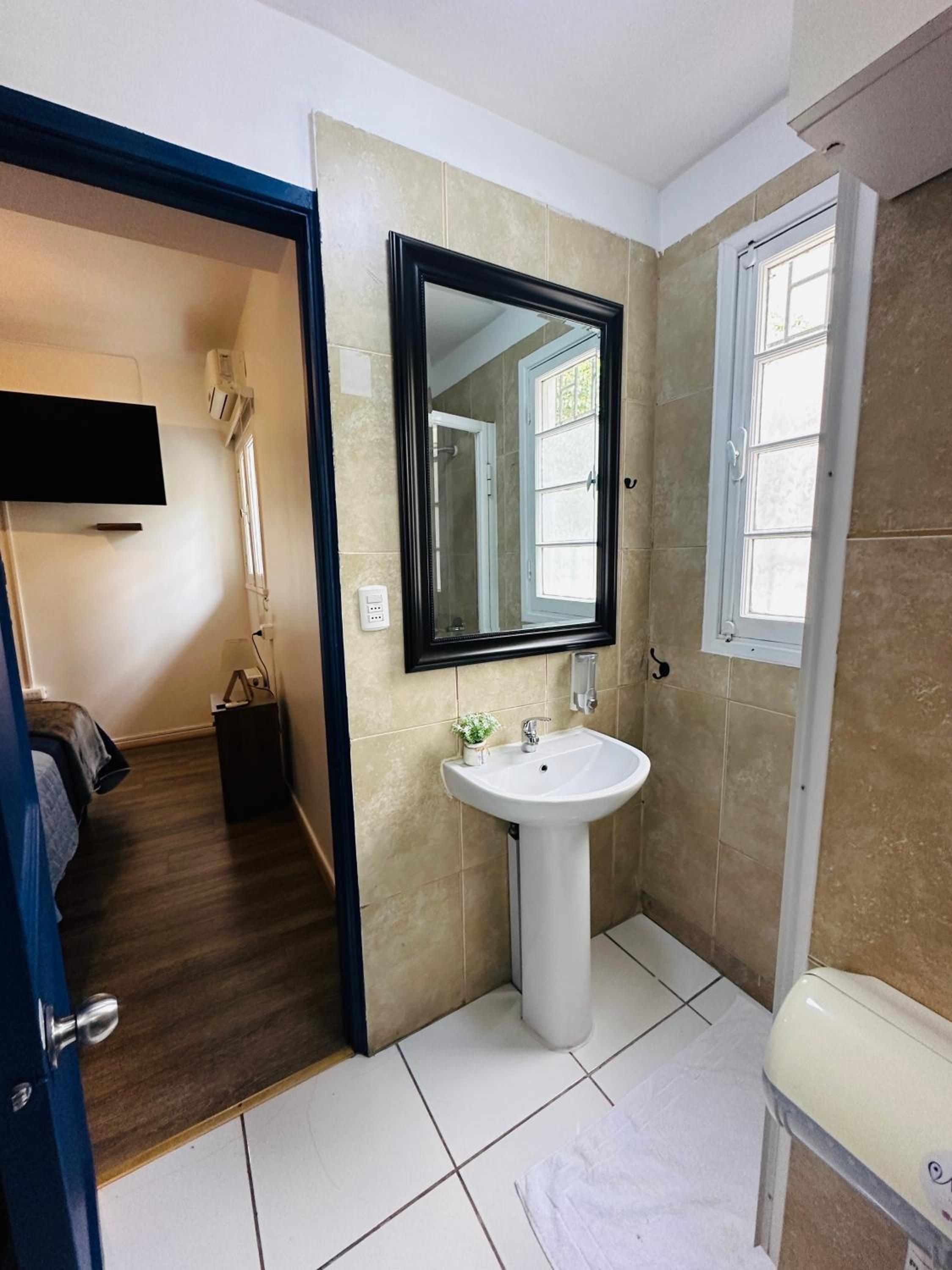 Double Room with Private Bathroom photo 2