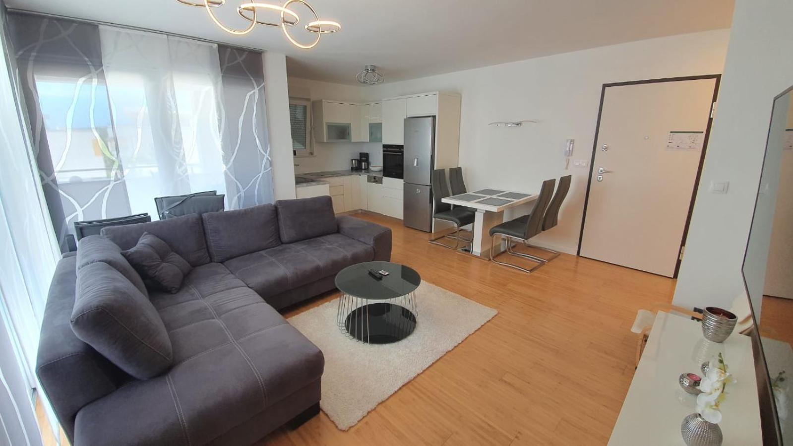 Two-Bedroom Apartment with Terrace - Annex photo 3