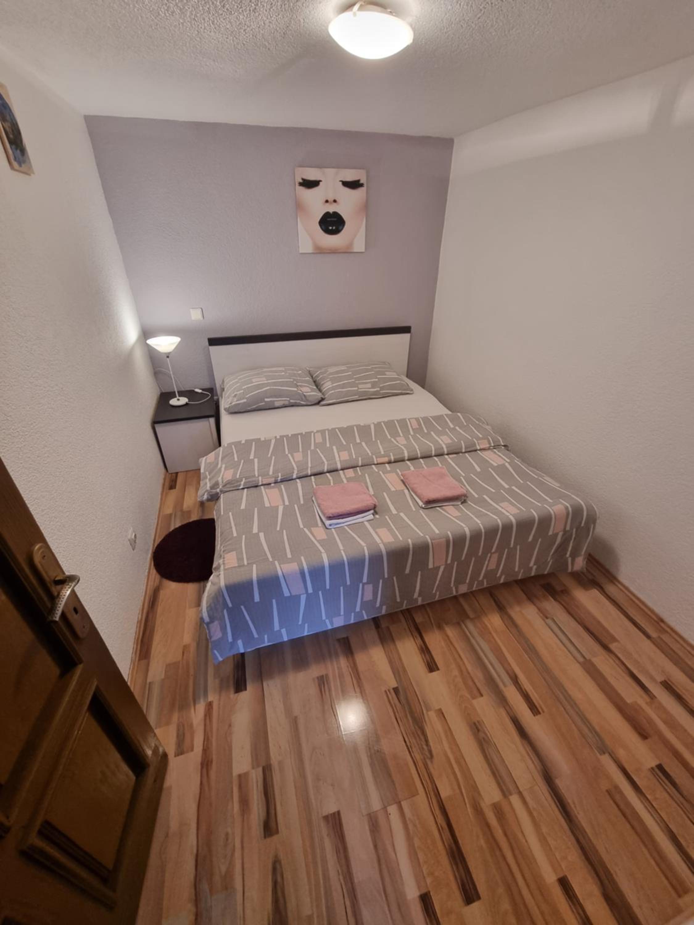 One-Bedroom Apartment - Photo 1