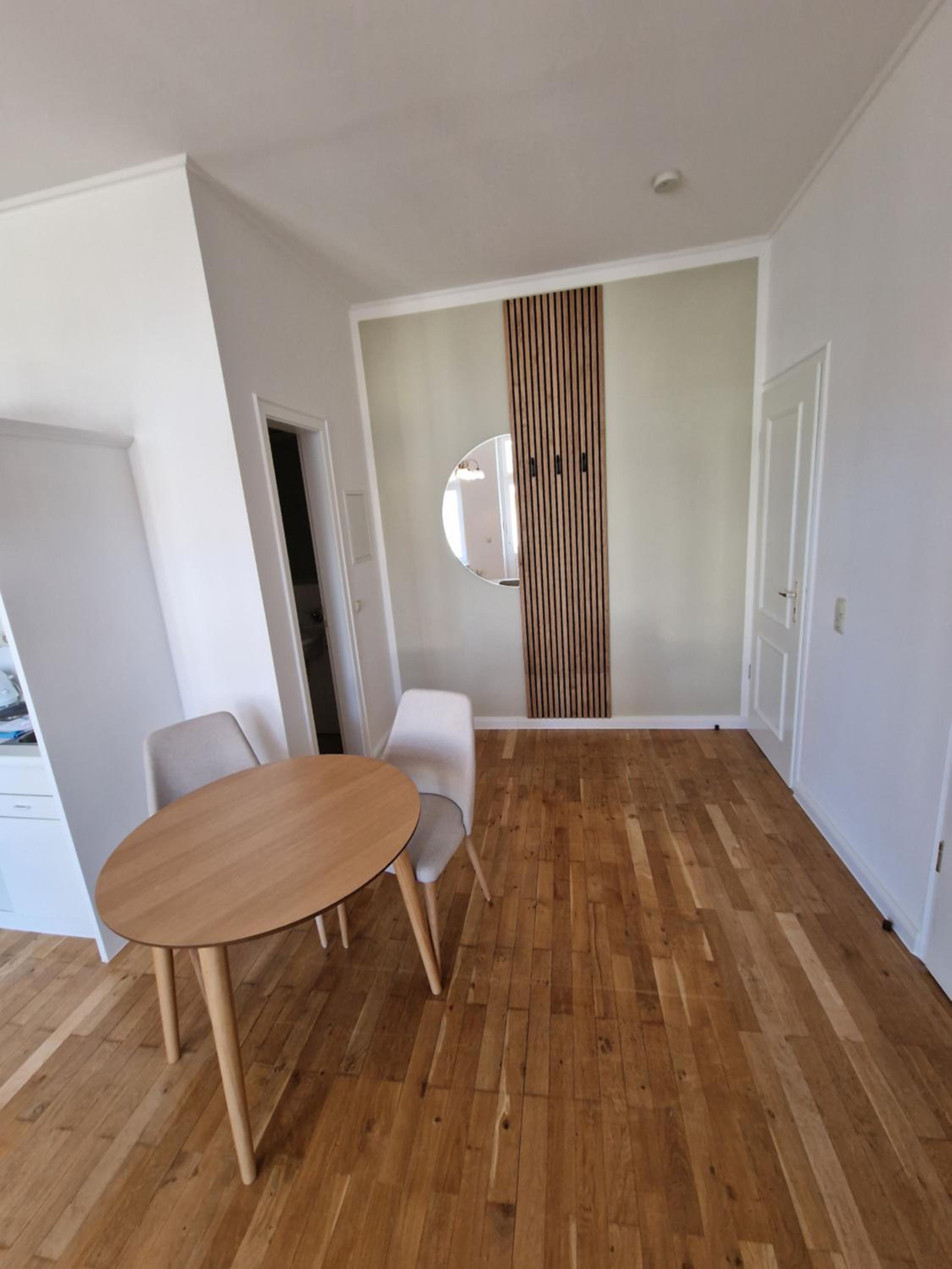 One-Bedroom Apartment photo 3
