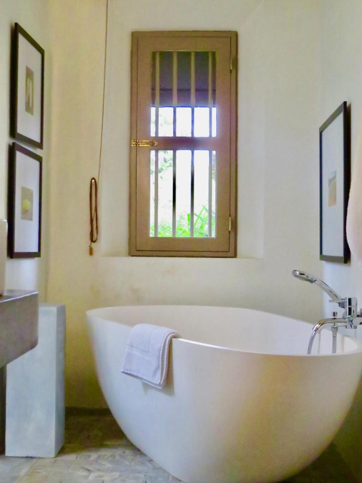 King Room with Pool View photo 3