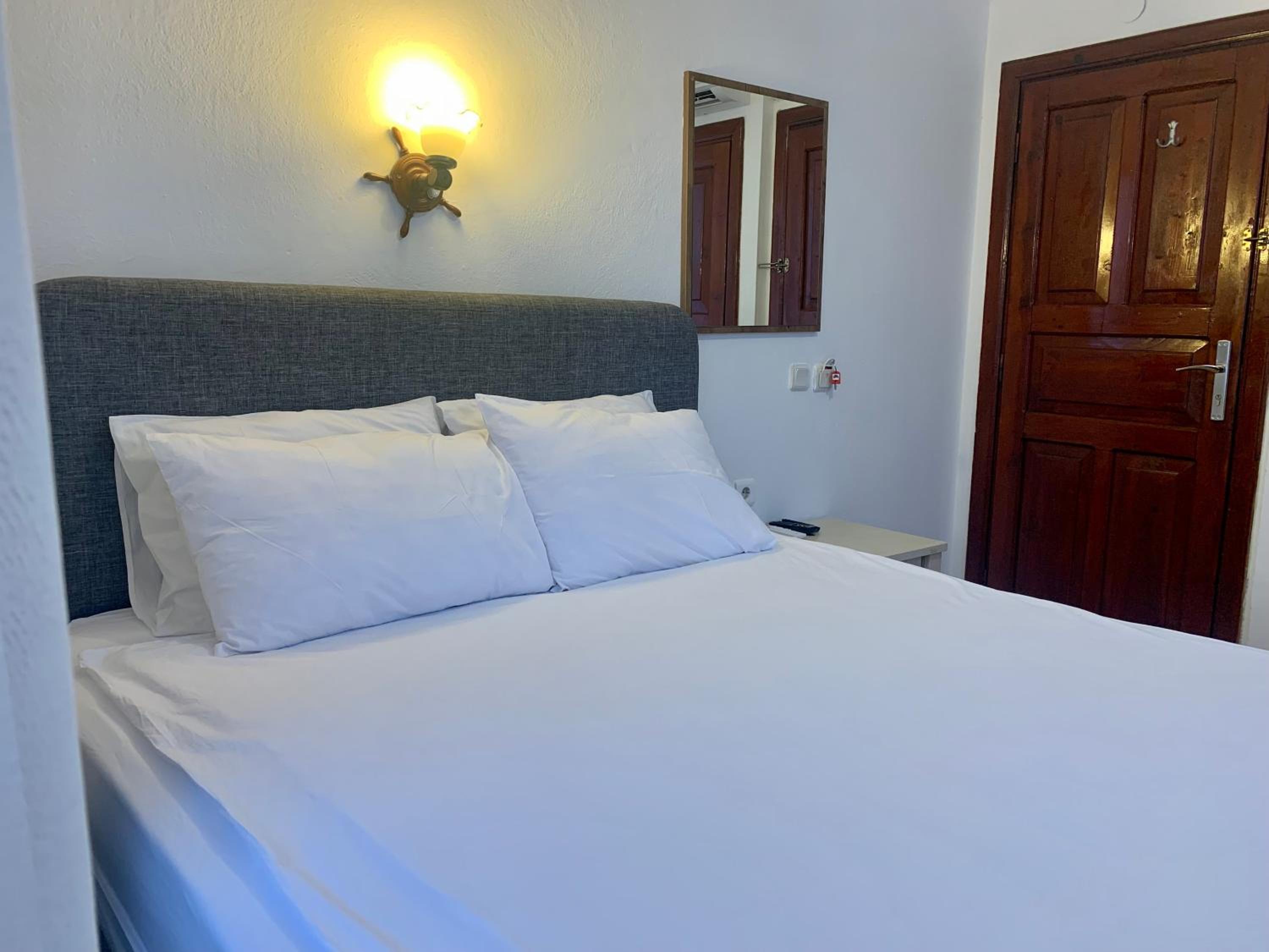Double or Twin Room photo 2