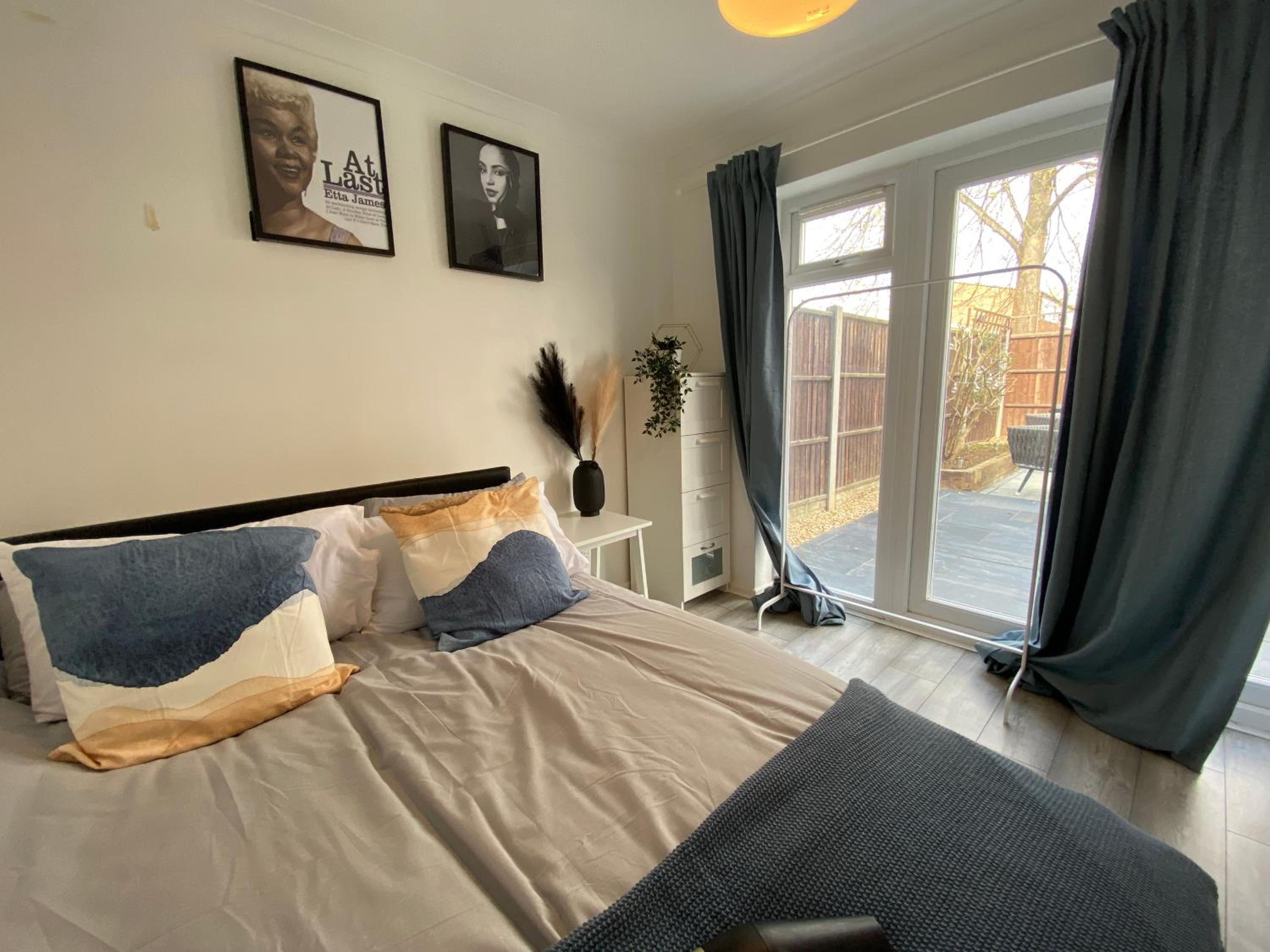 Four-Bedroom House photo 2