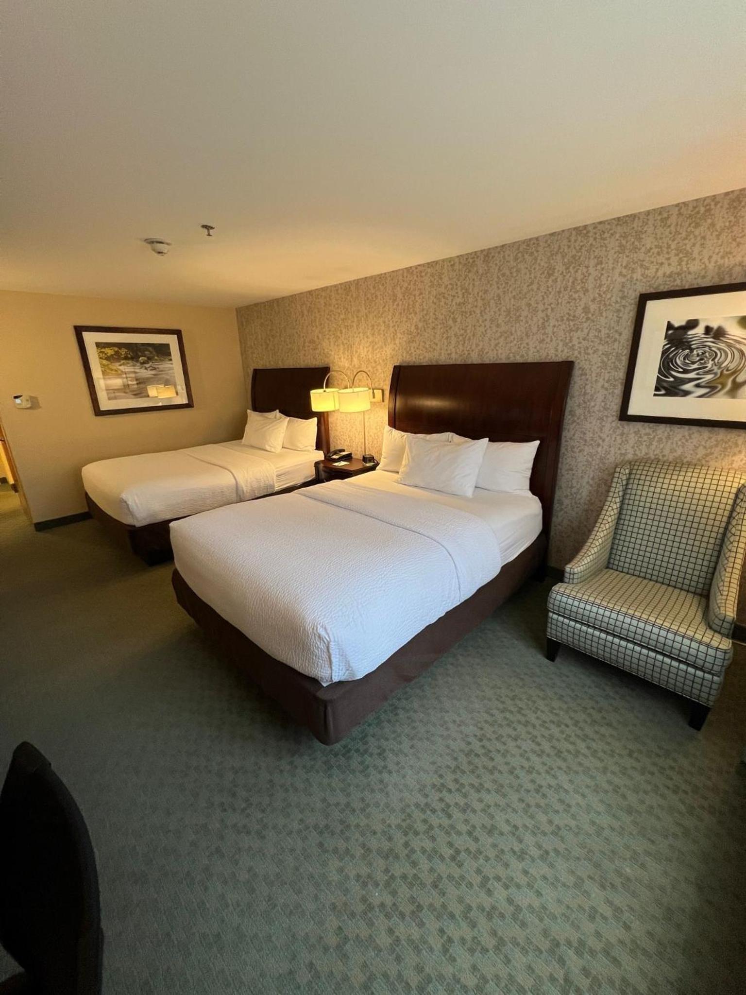 Standard Queen Room