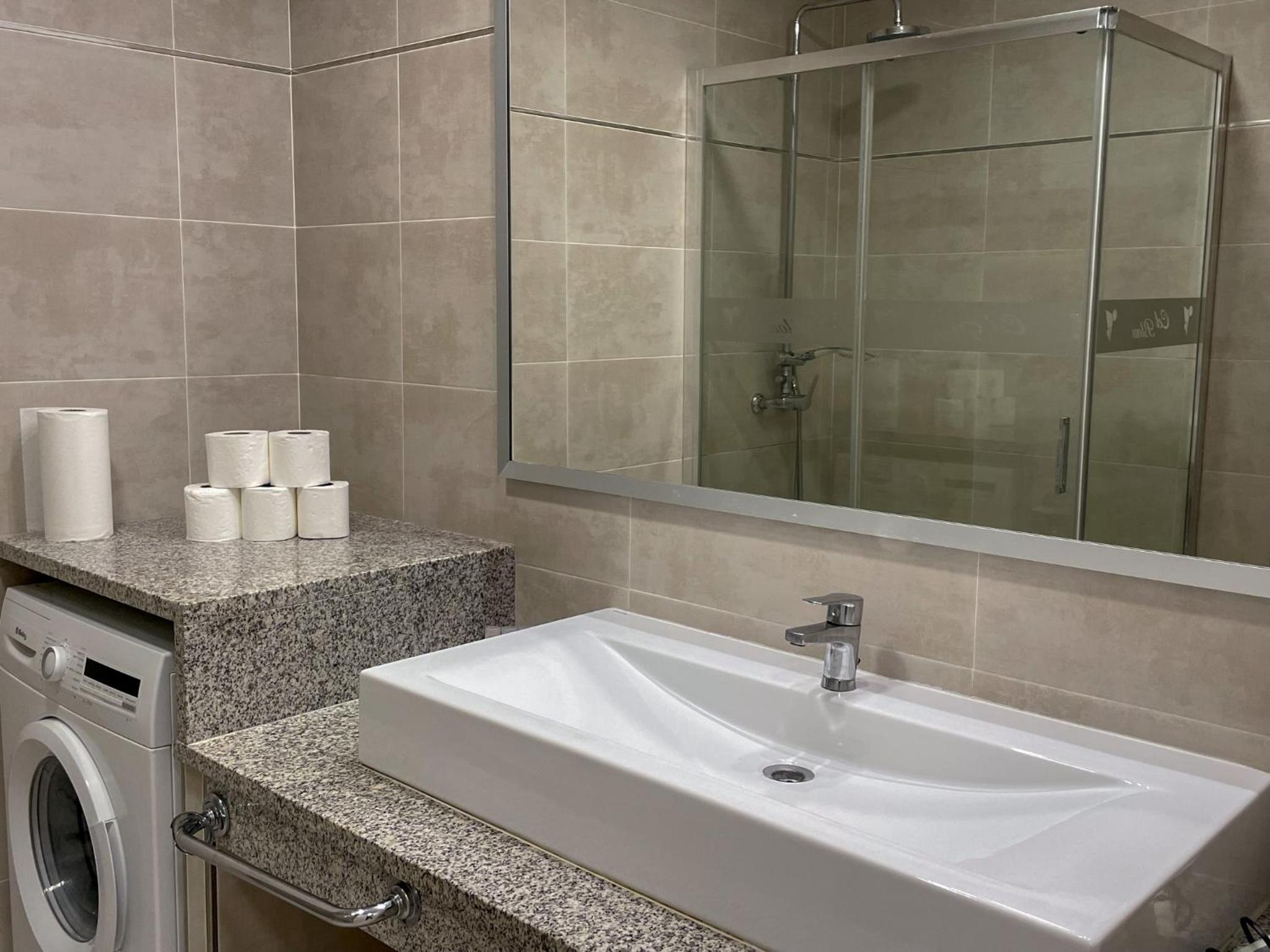 One-Bedroom Apartment with Terrace photo 2