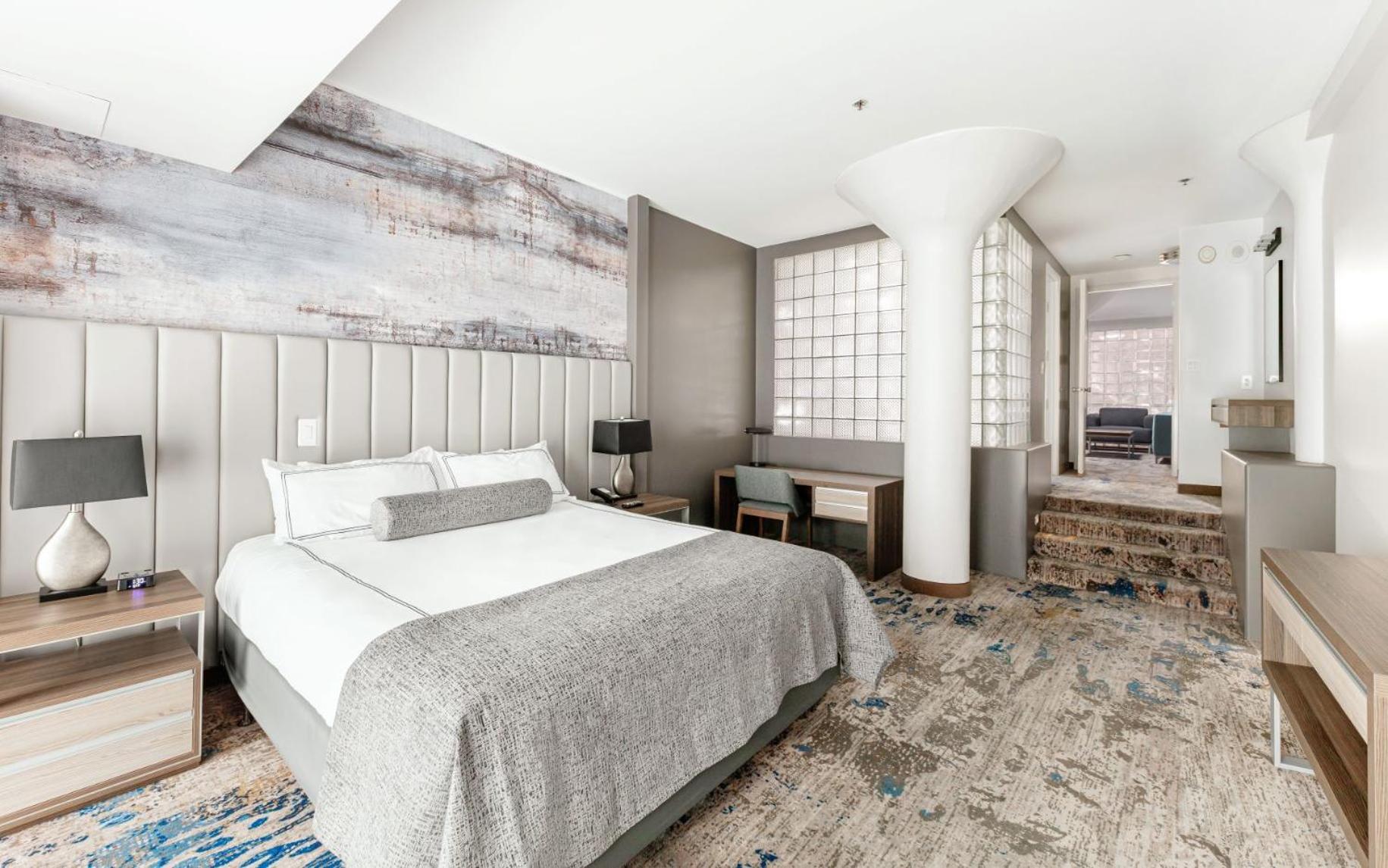 King Suite - Photo 3