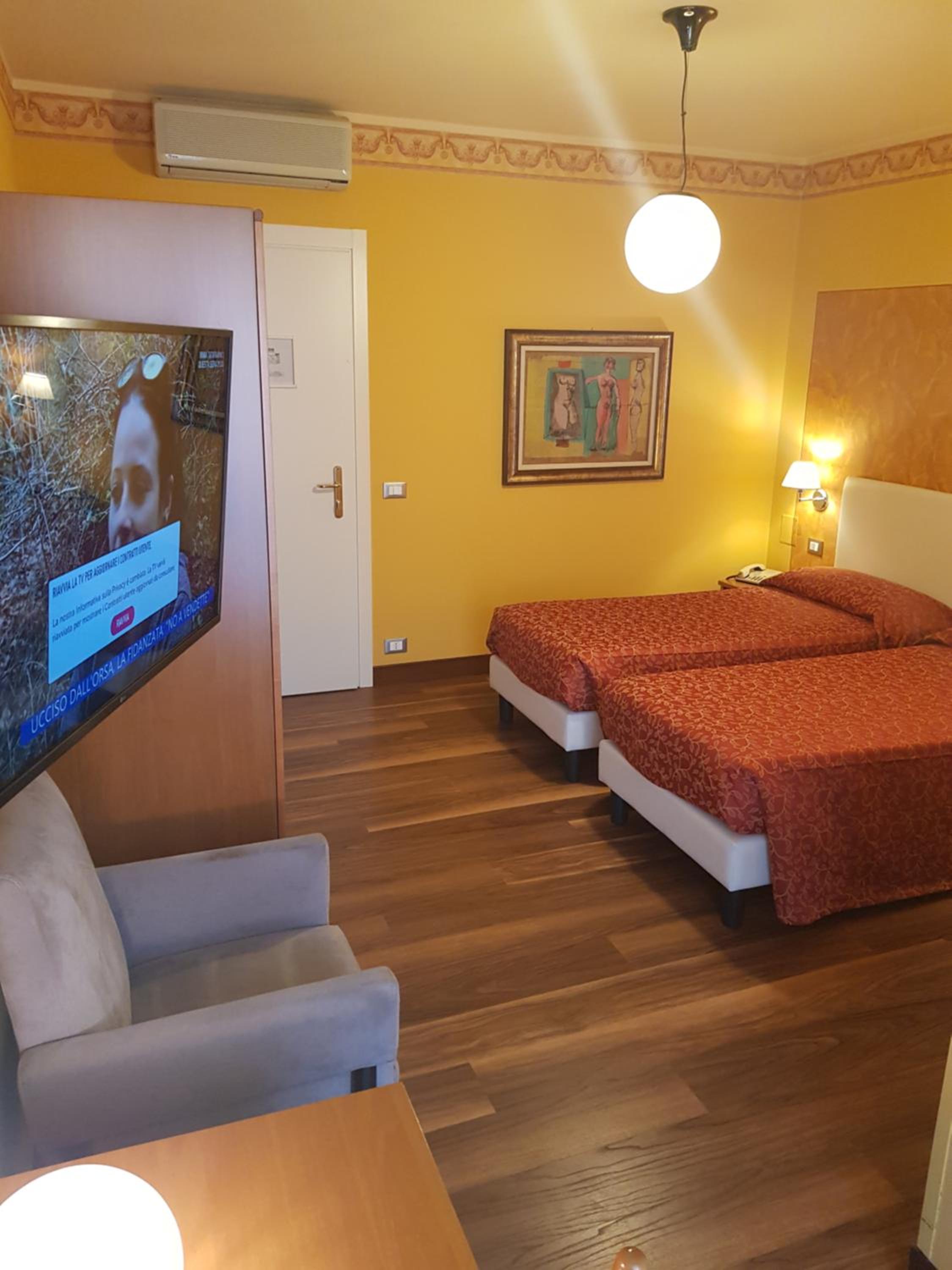 Double or Twin Room photo 2