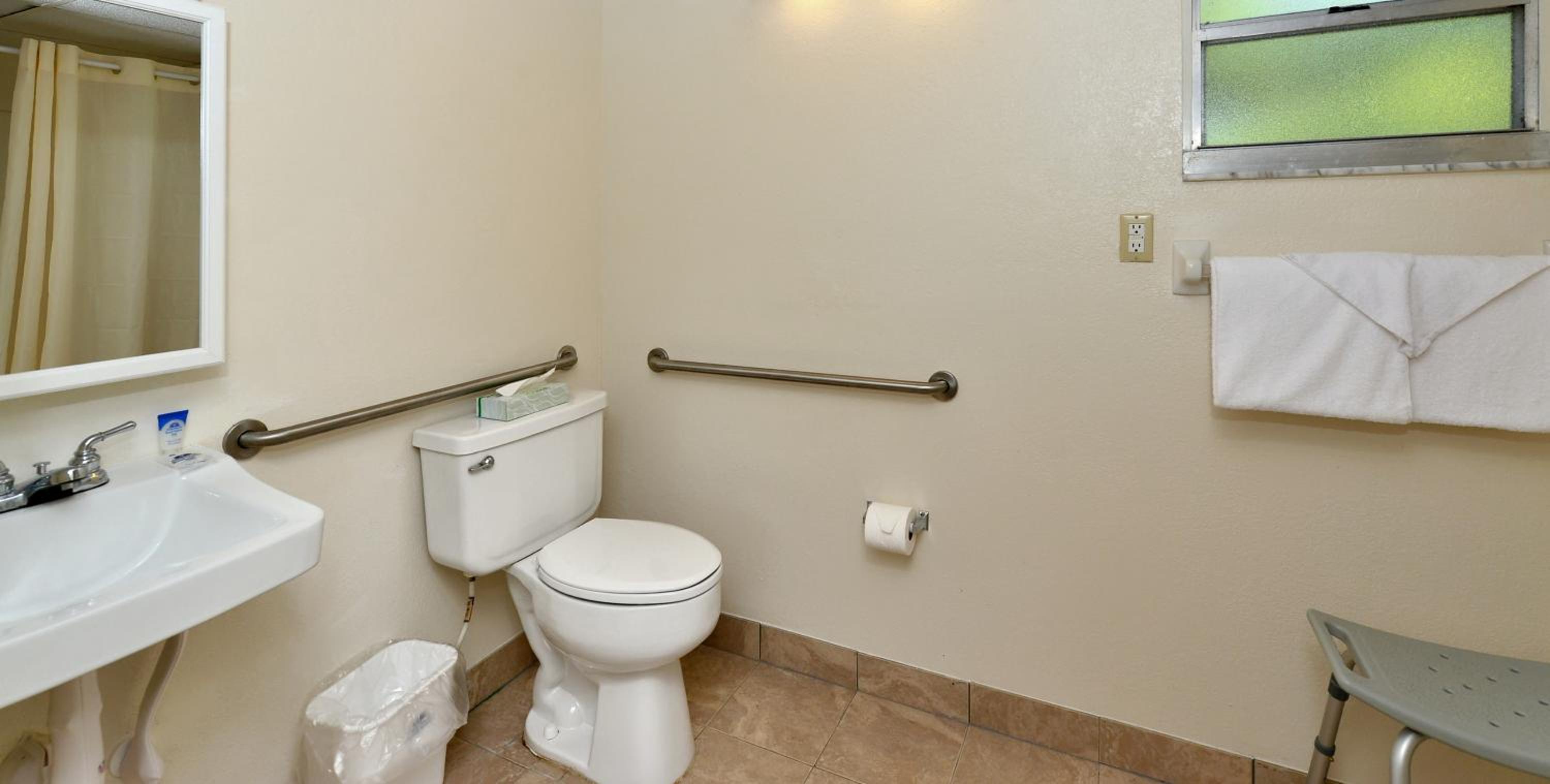 Double Room - Photo 4