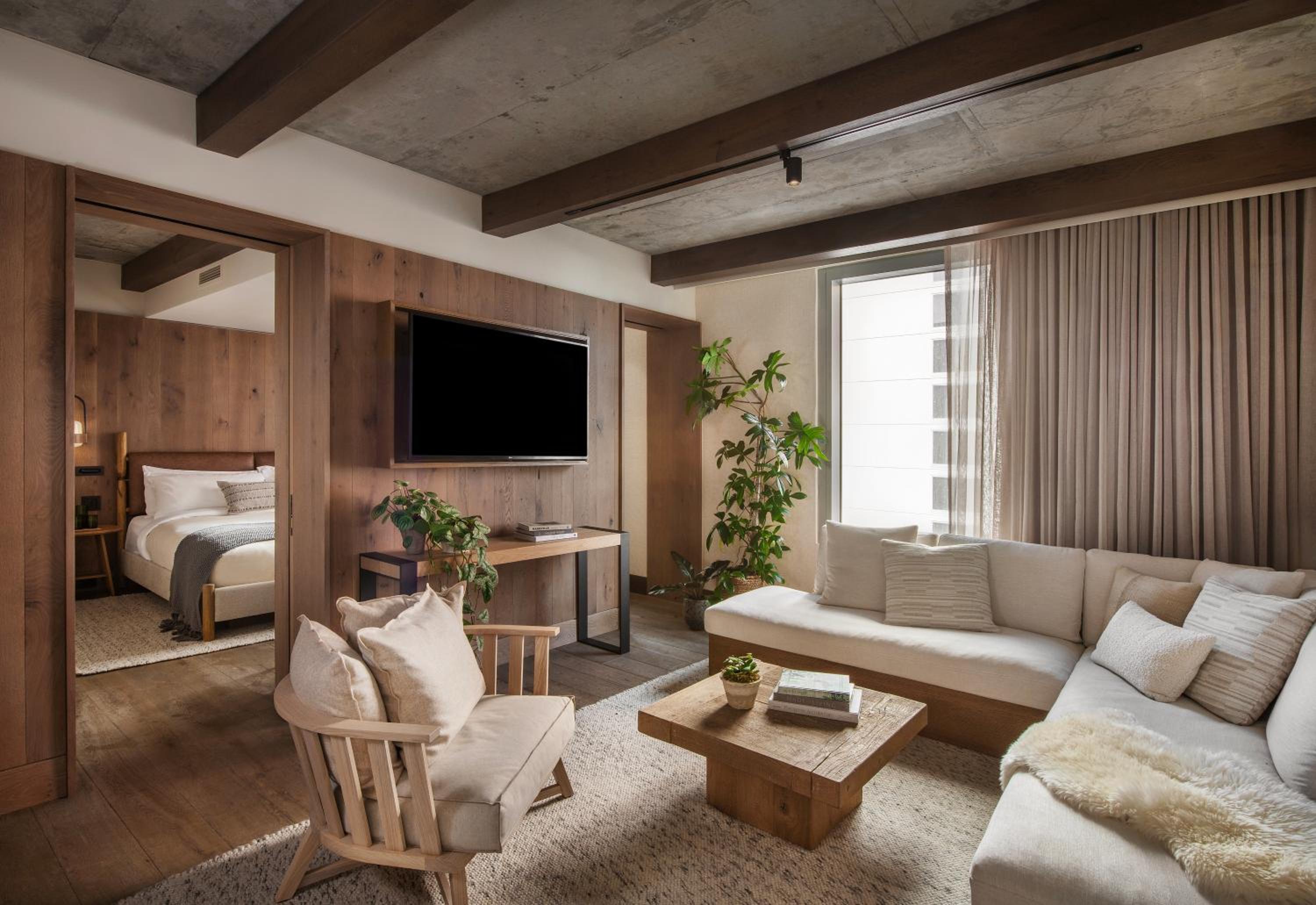 Deluxe Junior Suite - Photo 1