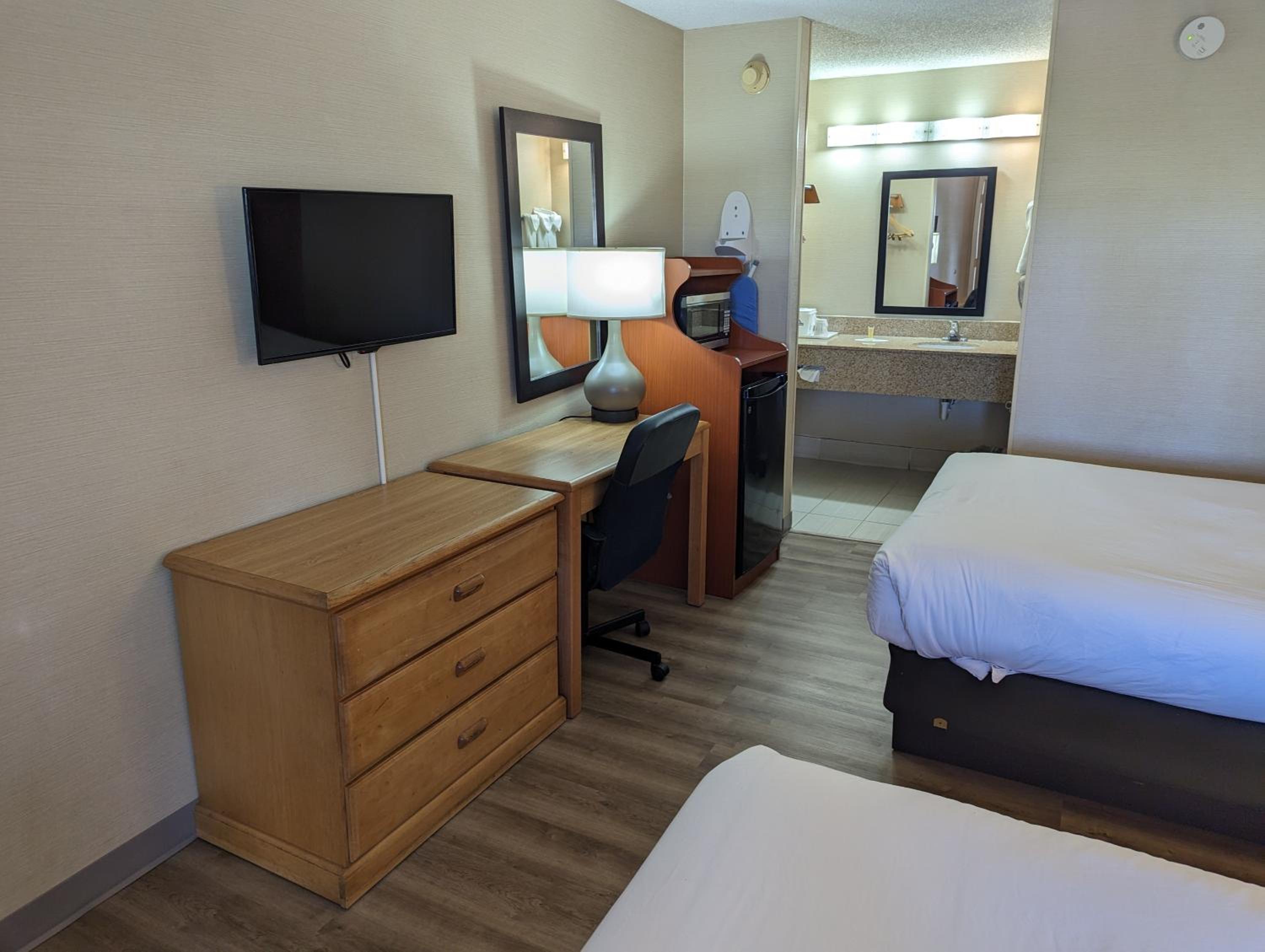 Deluxe Double Room with Two Double Beds - Non-Smoking - Photo 1