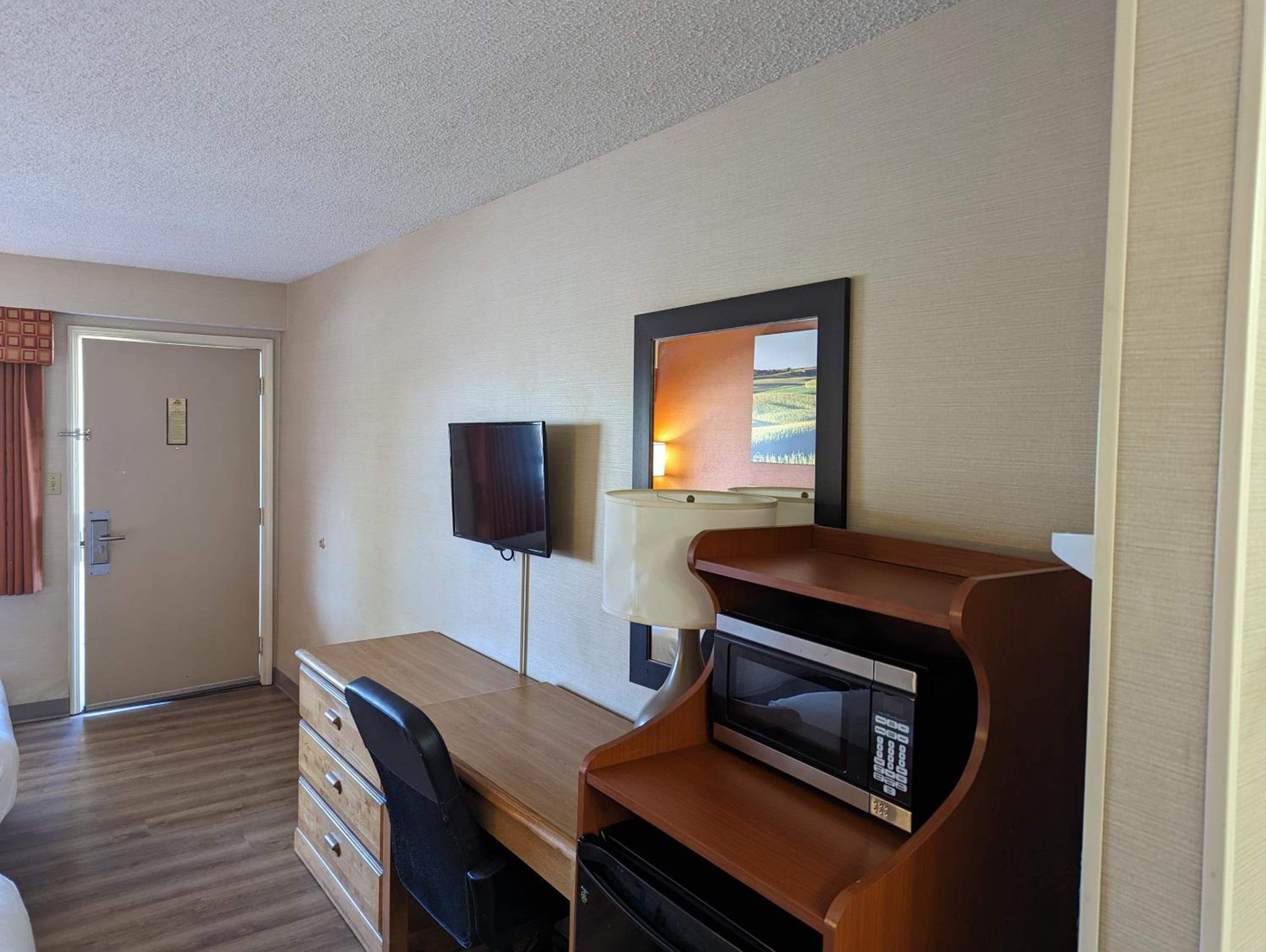 Deluxe Double Room with Two Double Beds - Non-Smoking - Photo 11
