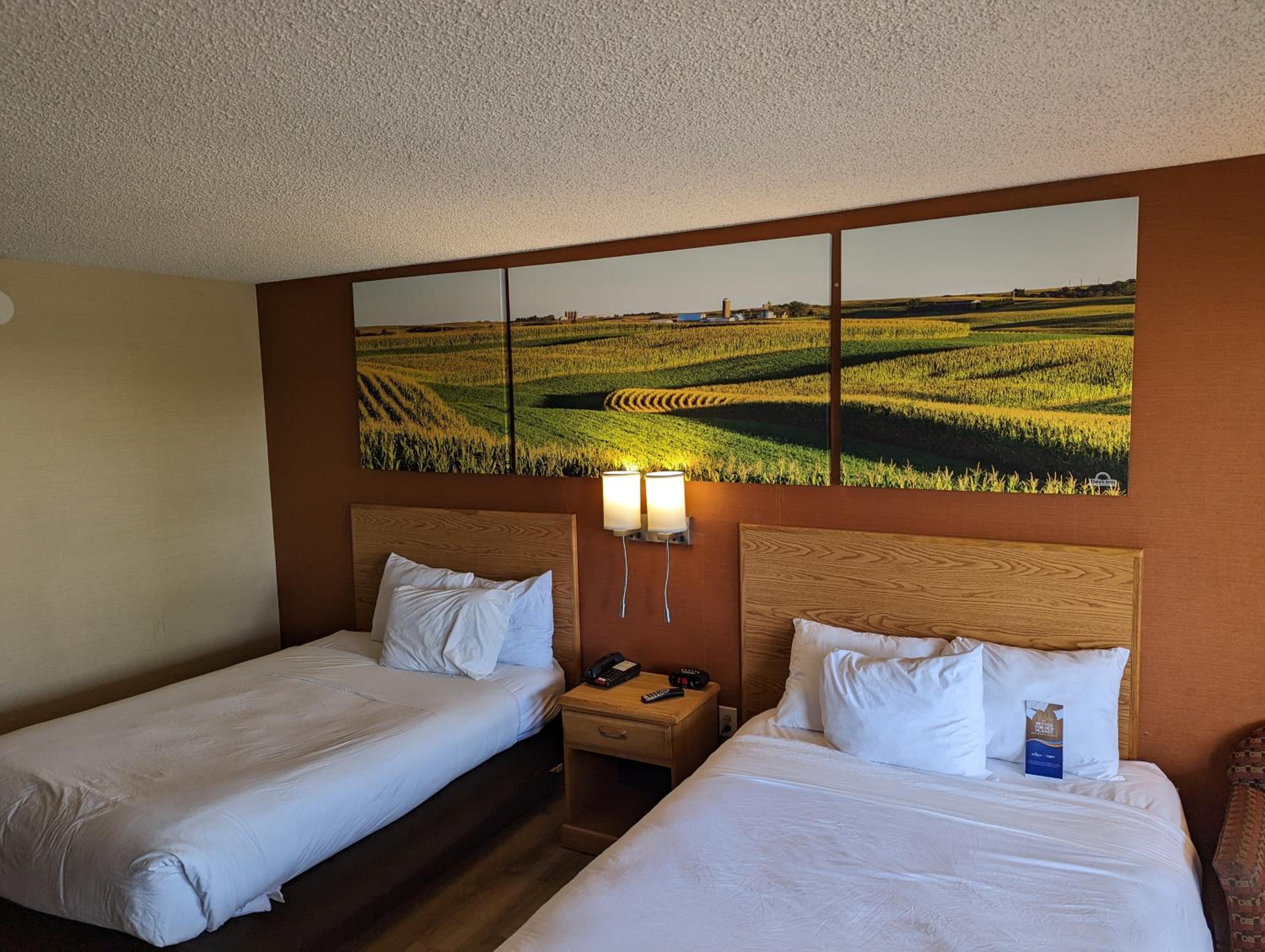 Deluxe Double Room with Two Double Beds - Non-Smoking - Photo 9