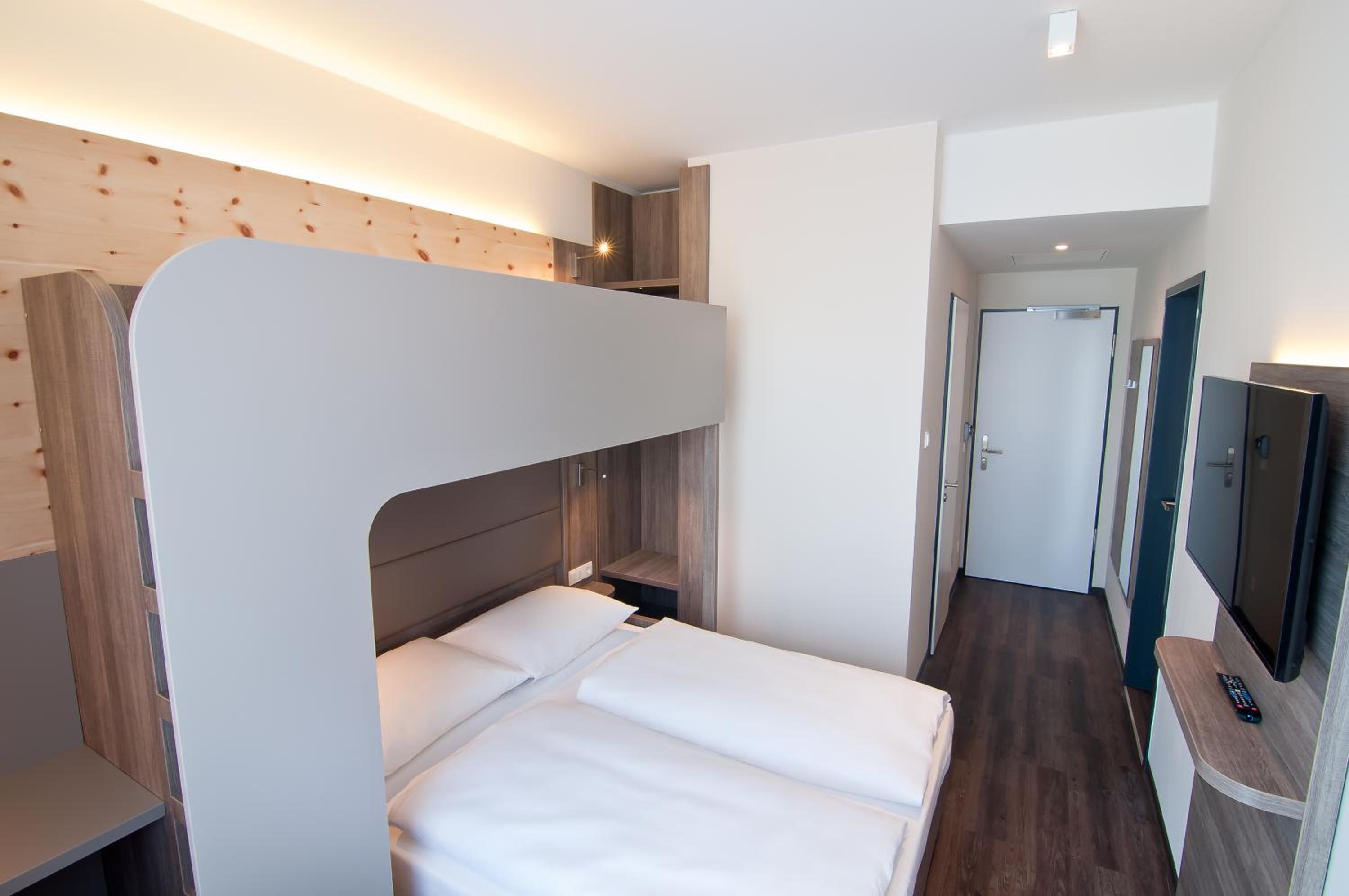 Comfort Triple Room with Air Conditioning photo 2