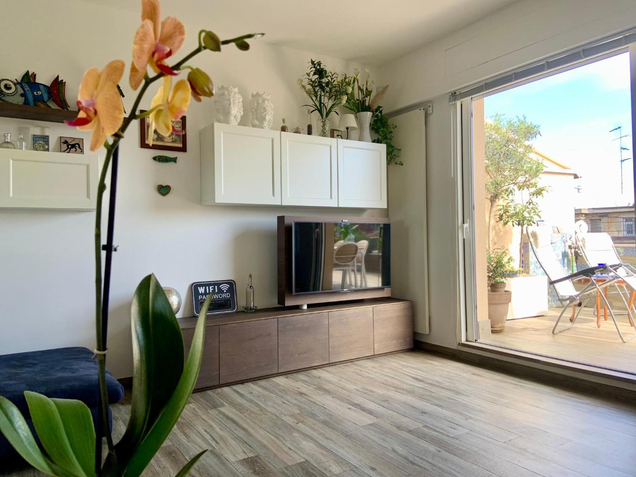 One-Bedroom Apartment