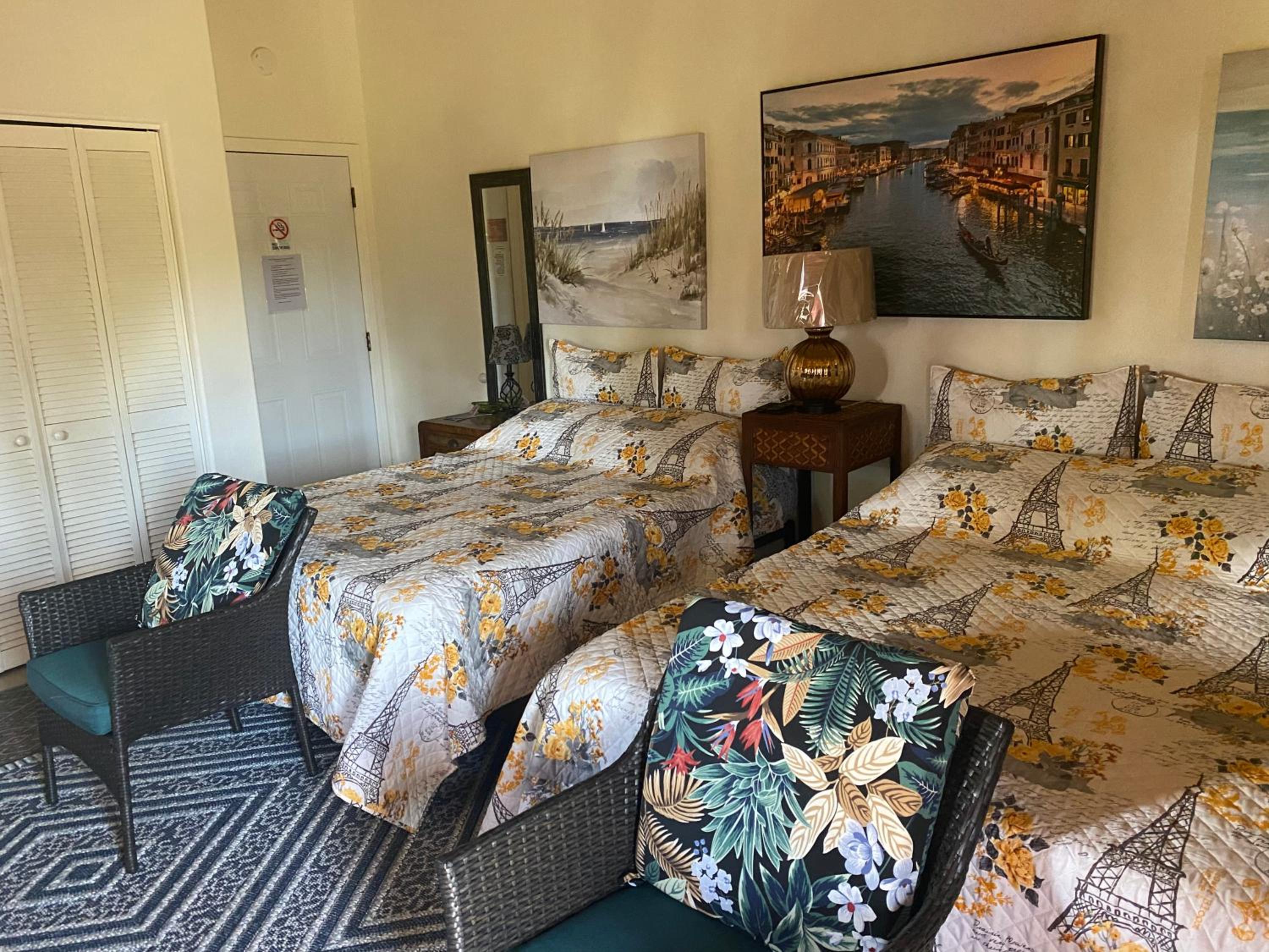 Studio Apartment with Distant Sea View photo 1