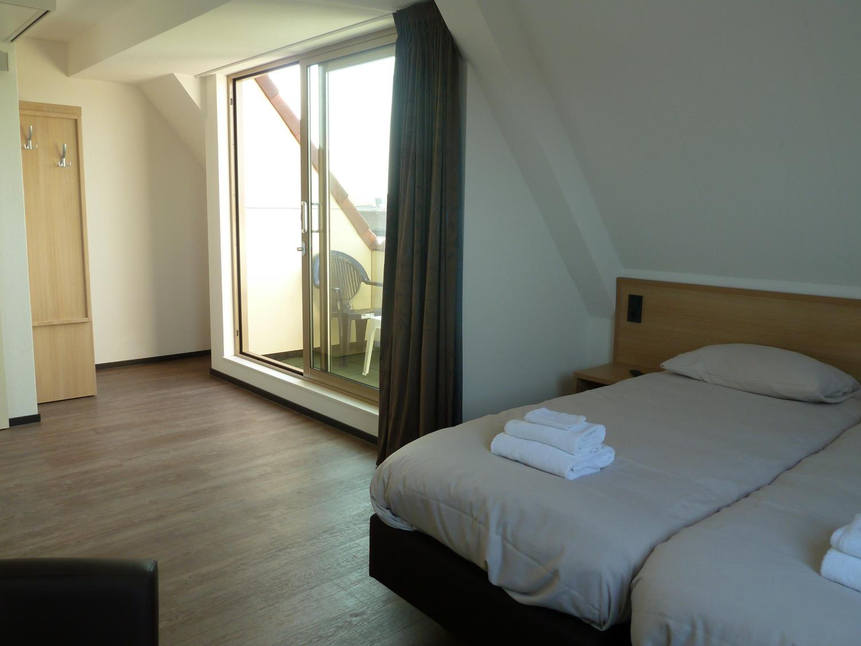 Classic Double Room with Balcony photo 2