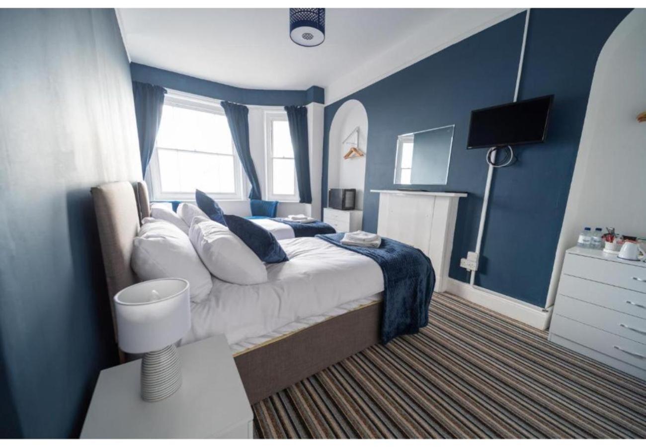 Standard Double or Twin Room with Sea View photo 3