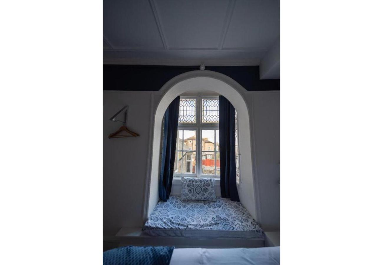 Standard Double or Twin Room photo 3