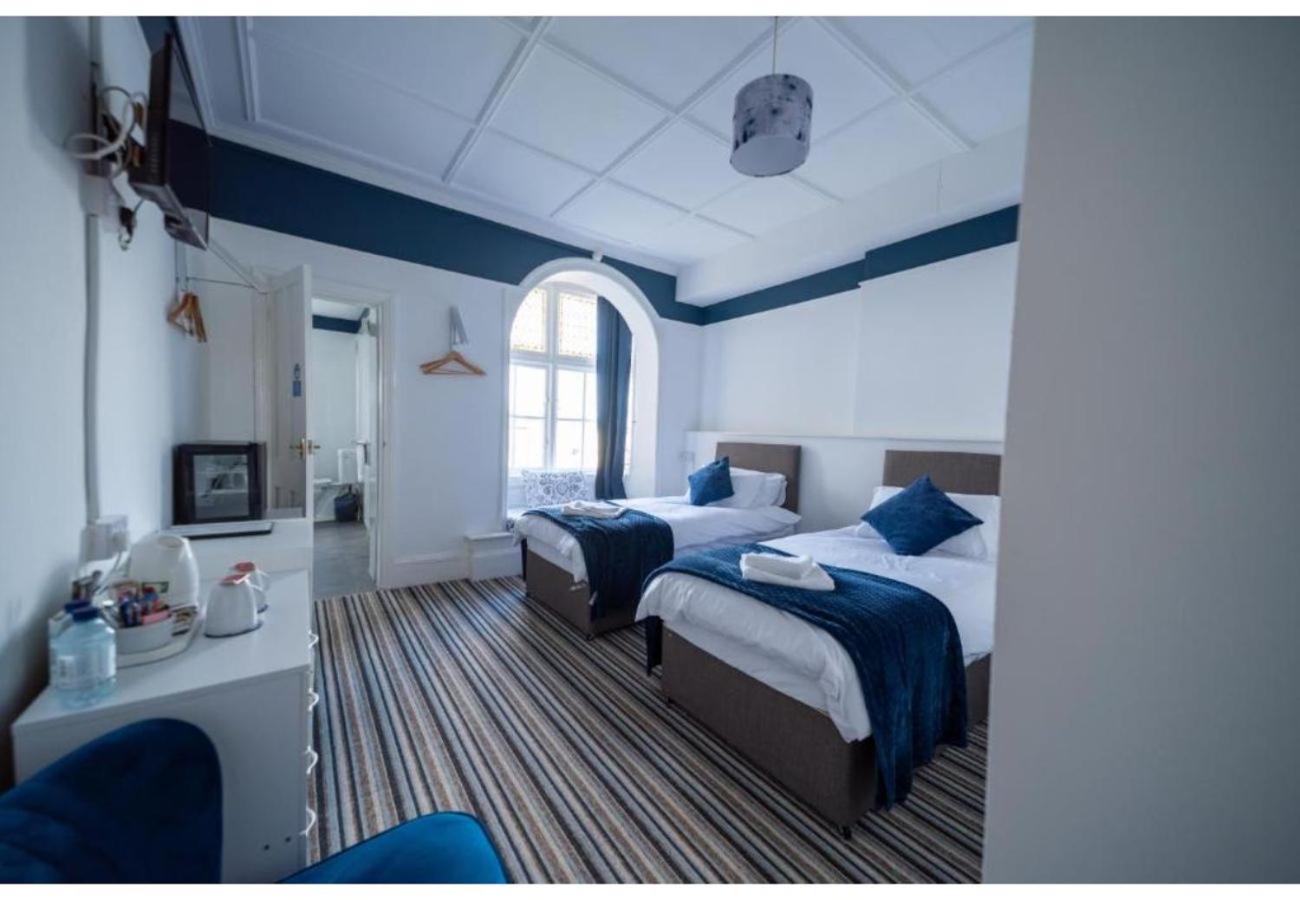 Standard Double or Twin Room photo 2