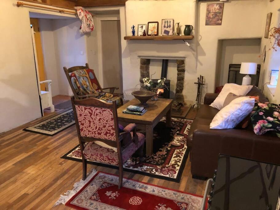 Three-Bedroom House photo 3