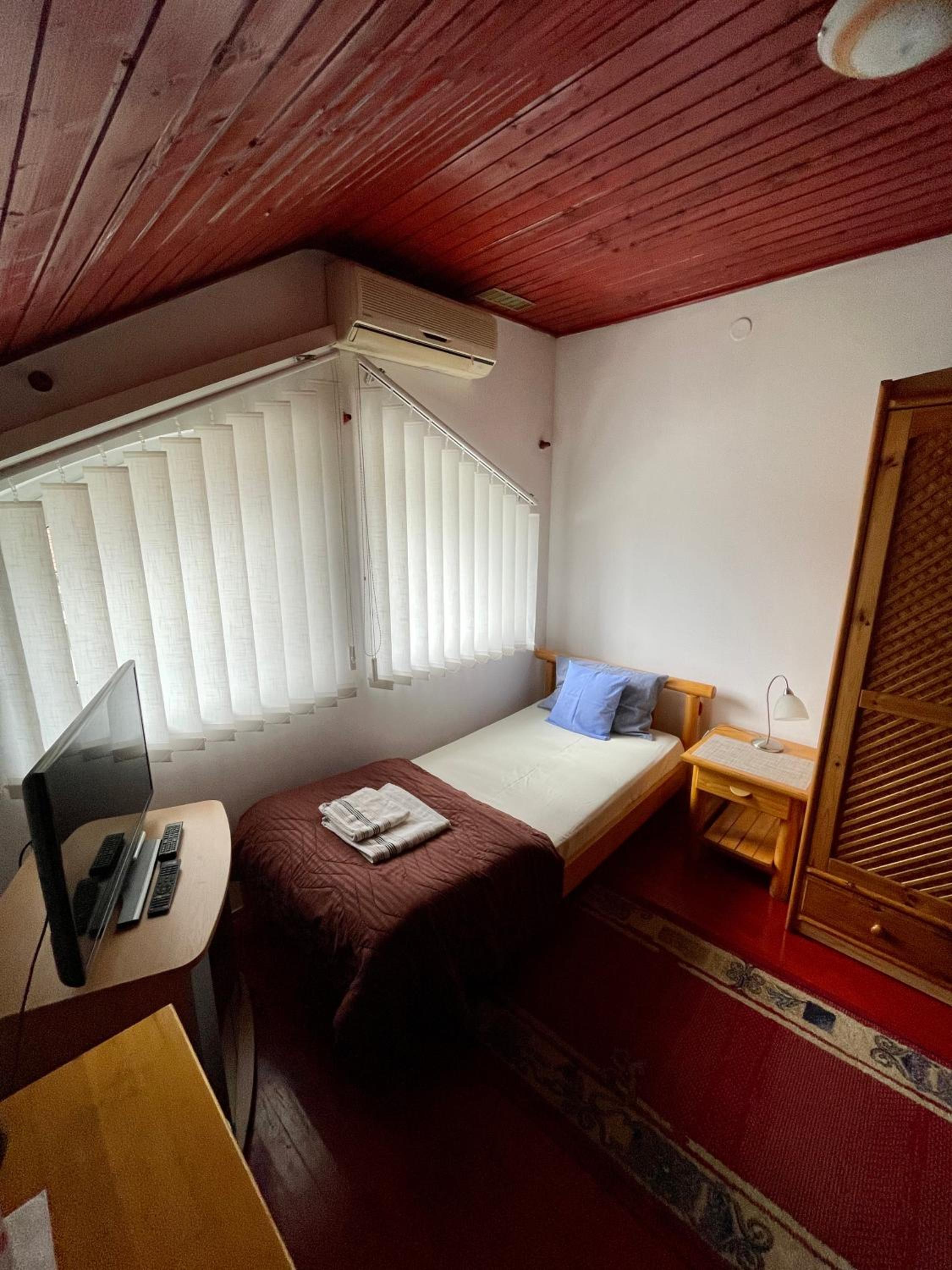 Twin Room with Bathroom photo 3