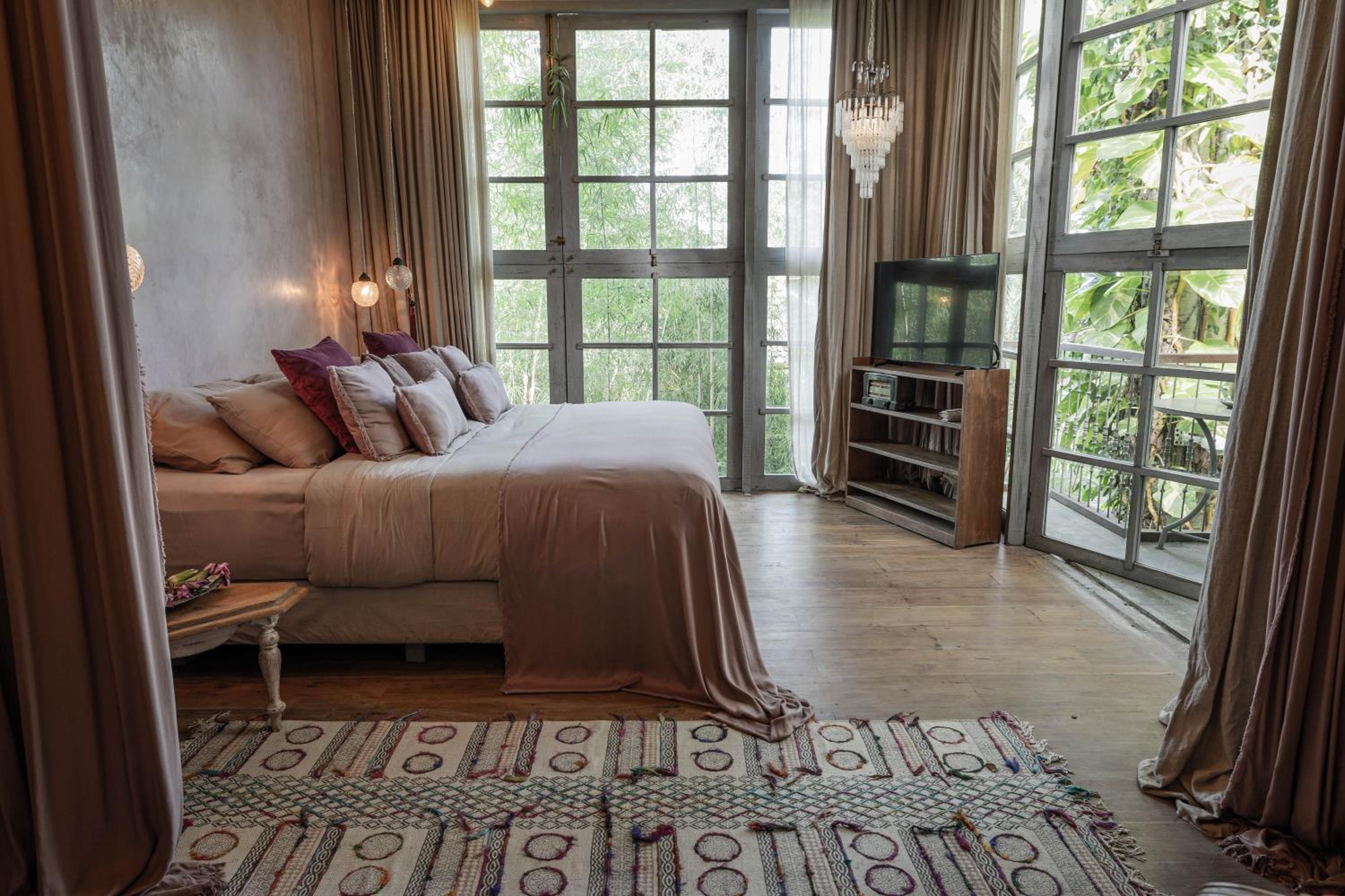 Deluxe Room with Complimentary Afternoon Tea photo 2