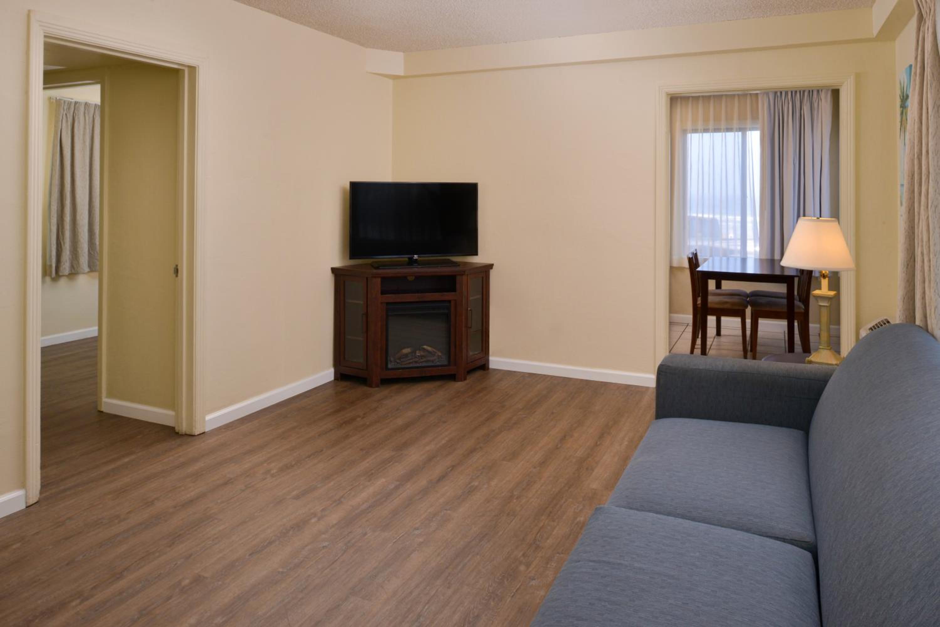 Queen Suite with Sea View - Photo 4