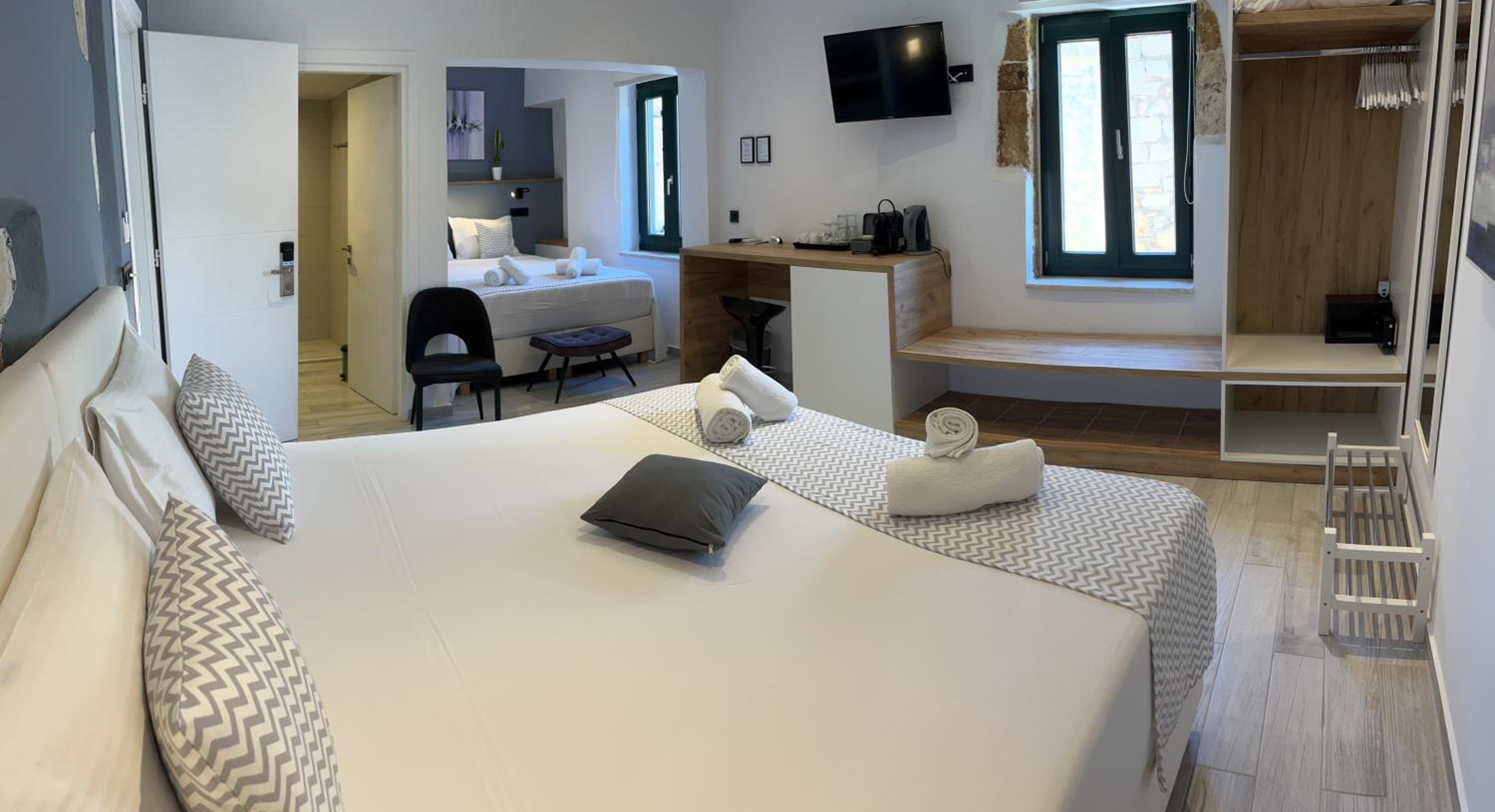Deluxe Double or Twin Room - Photo 2
