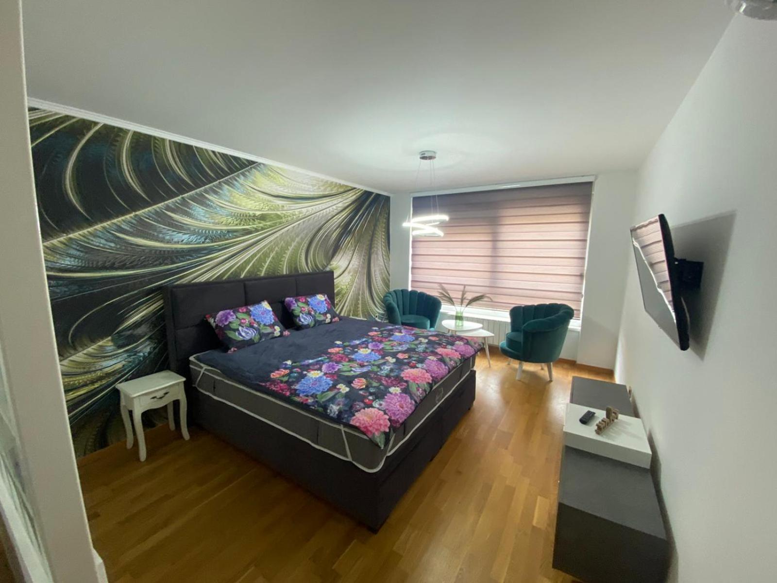 One-Bedroom Apartment photo 2