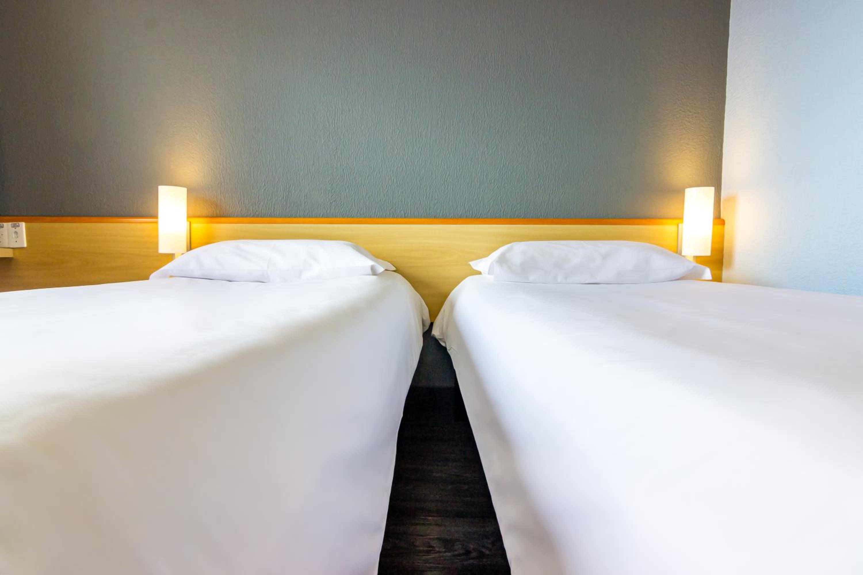 Standard Twin Room photo 2