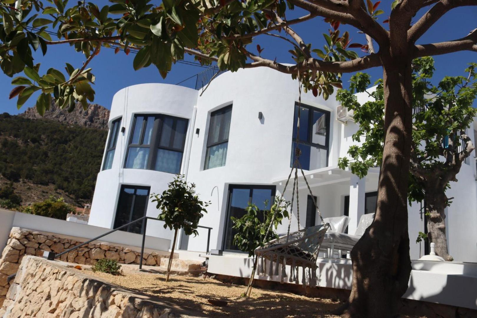 Villa photo 3